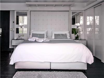 image-housing-carousel