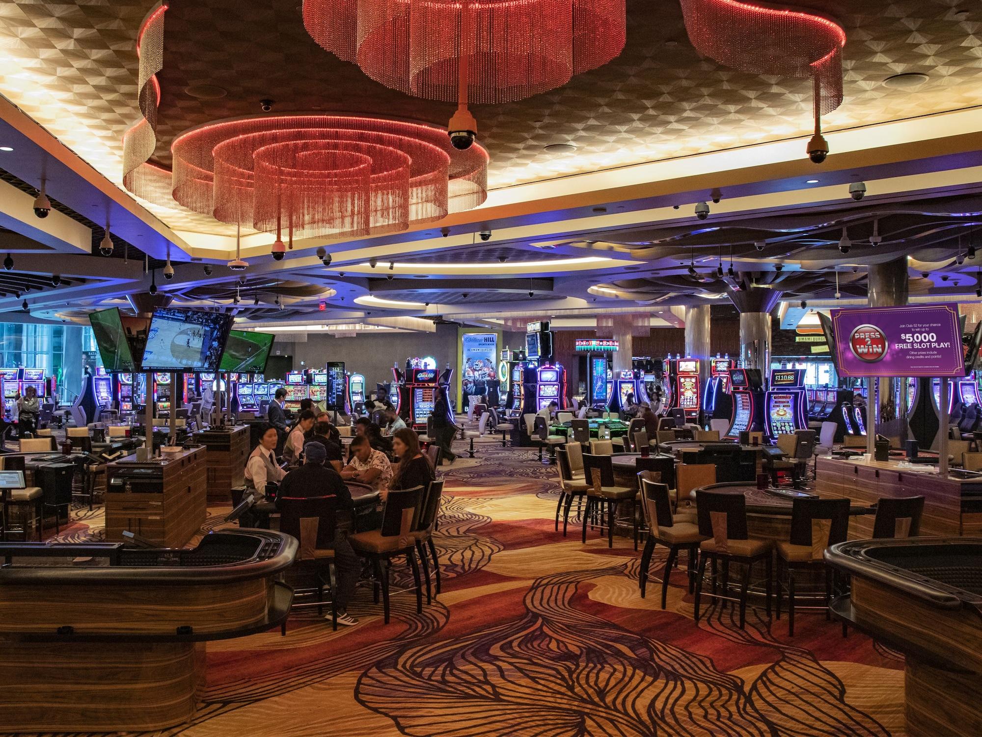 image-housing-carousel
