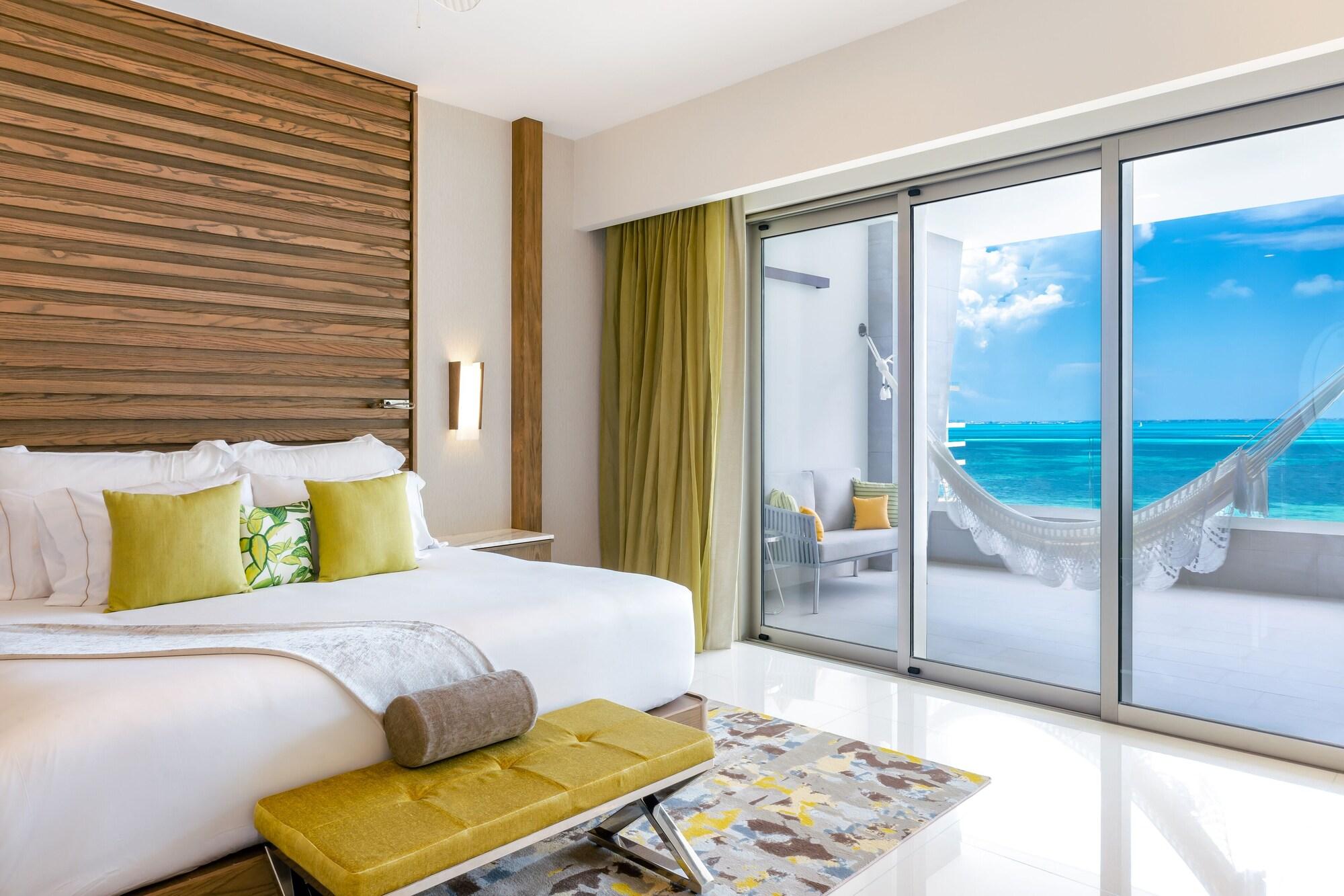 Junior Suite Ocean View 1 King Bed