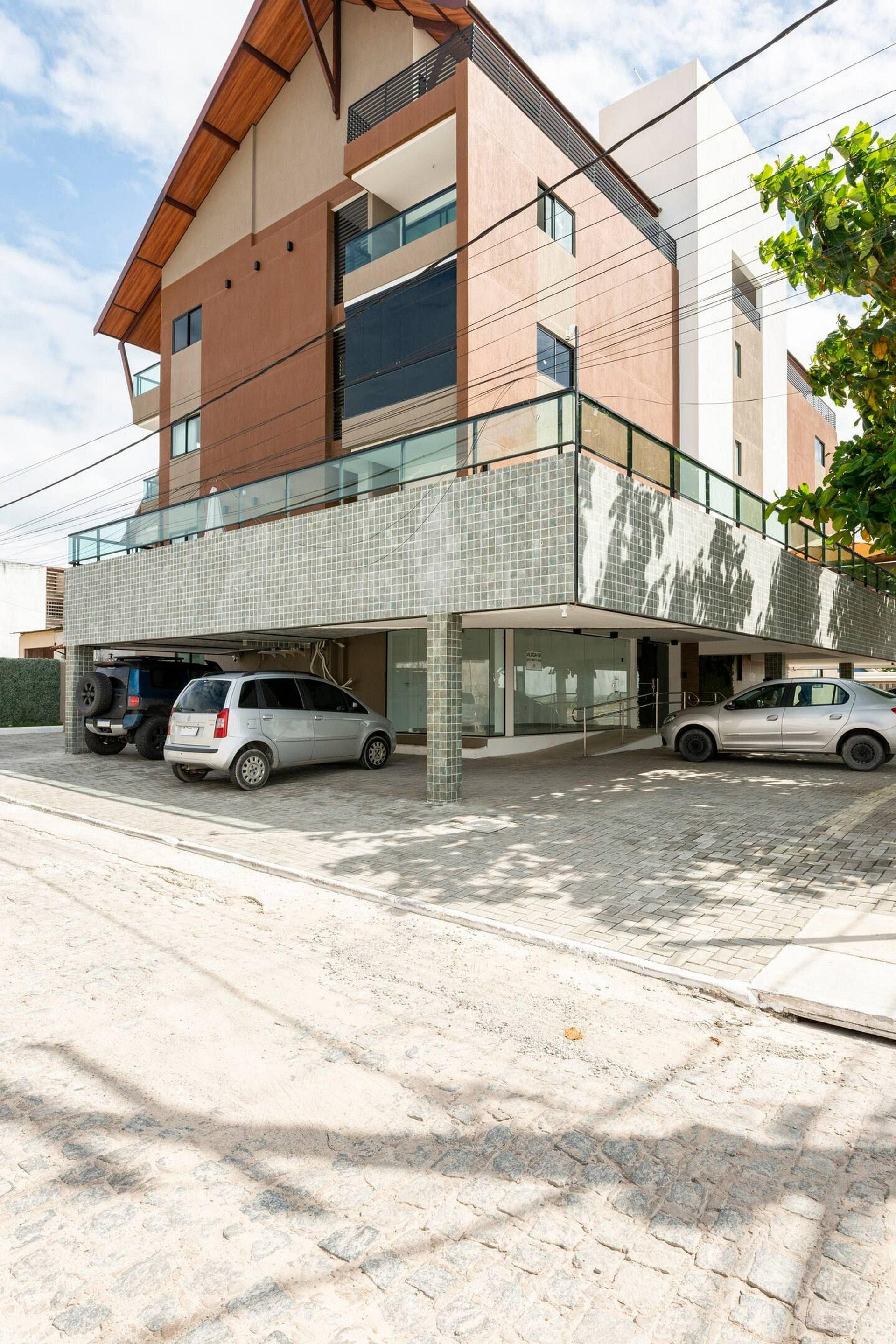 image-housing-carousel