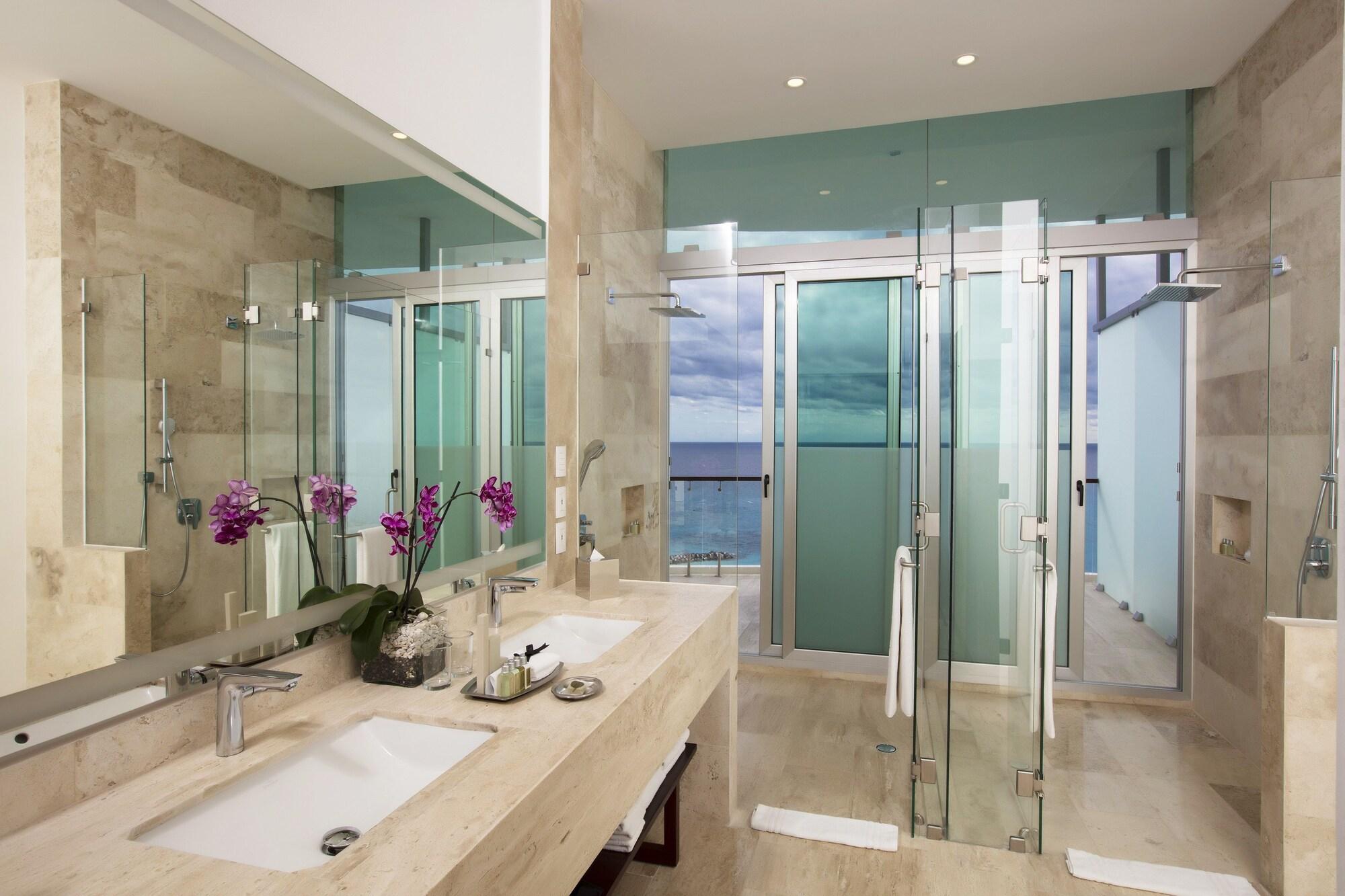 Altitude Master Suite