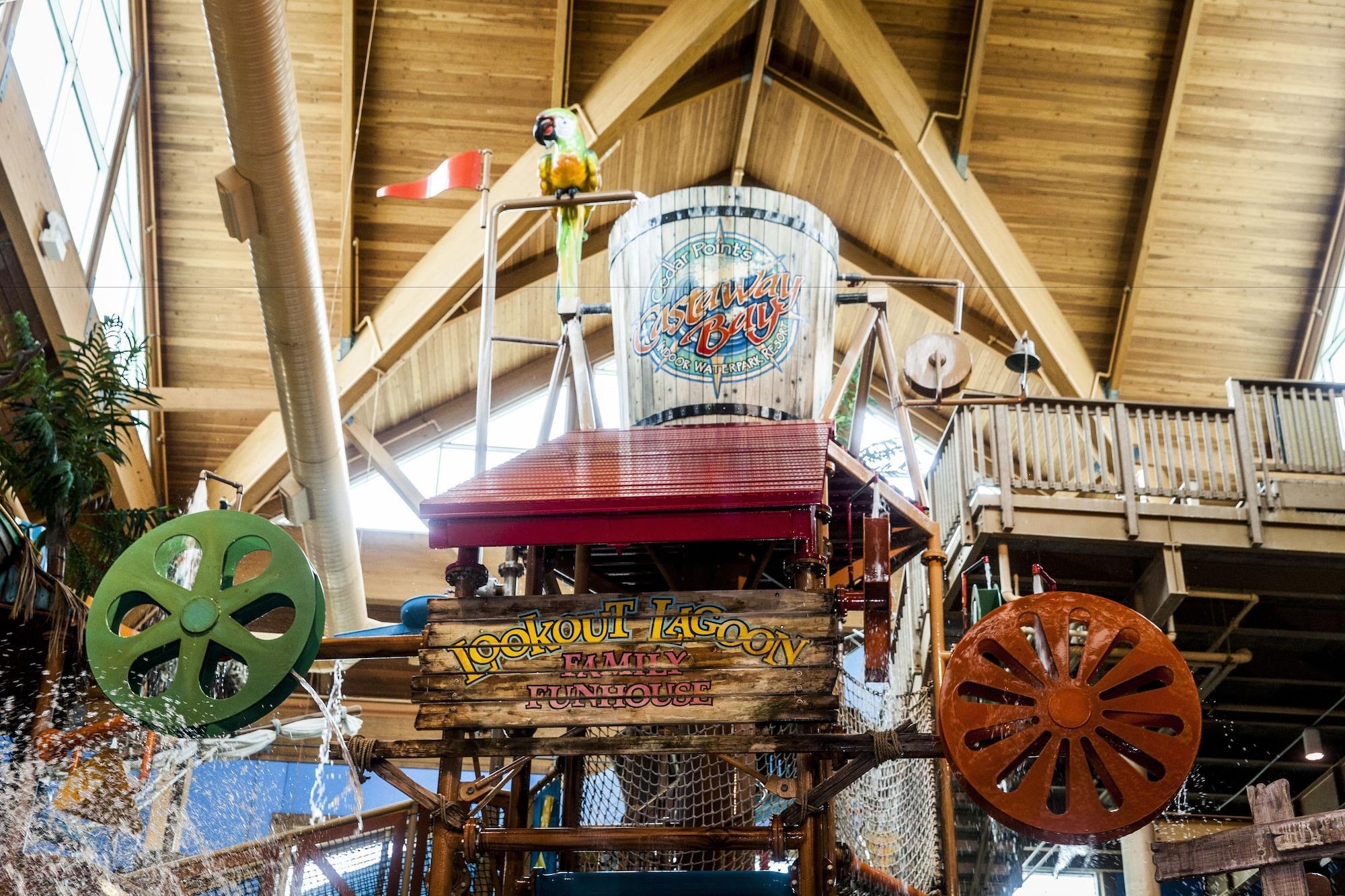 image-housing-carousel