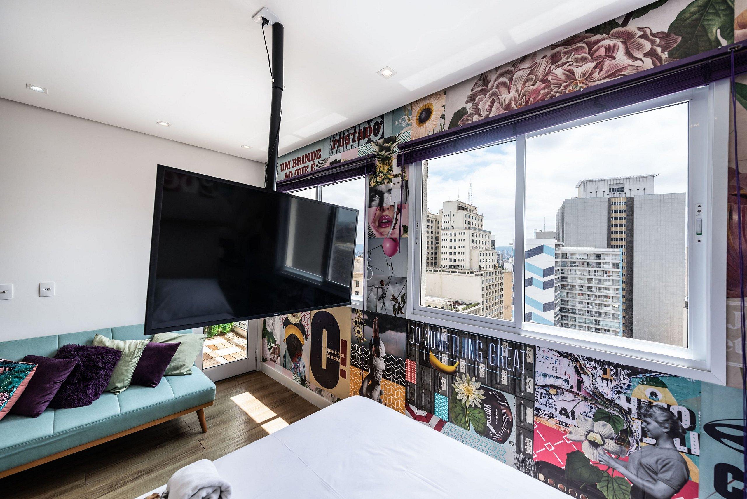 image-housing-carousel