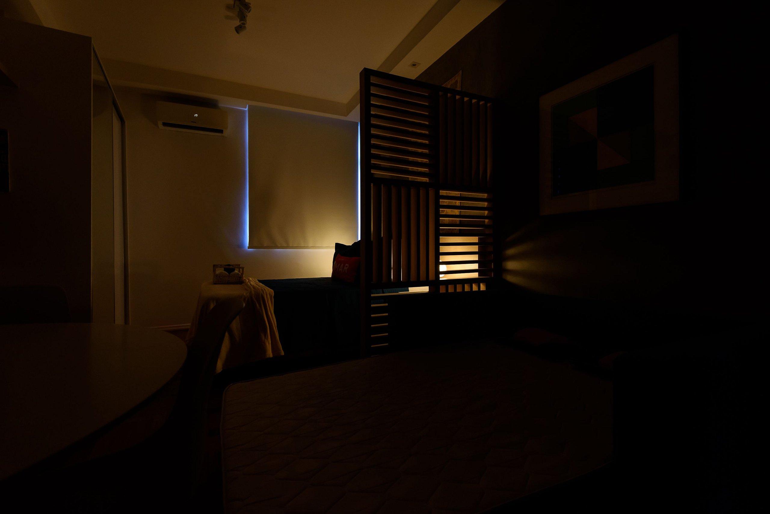 image-housing-carousel