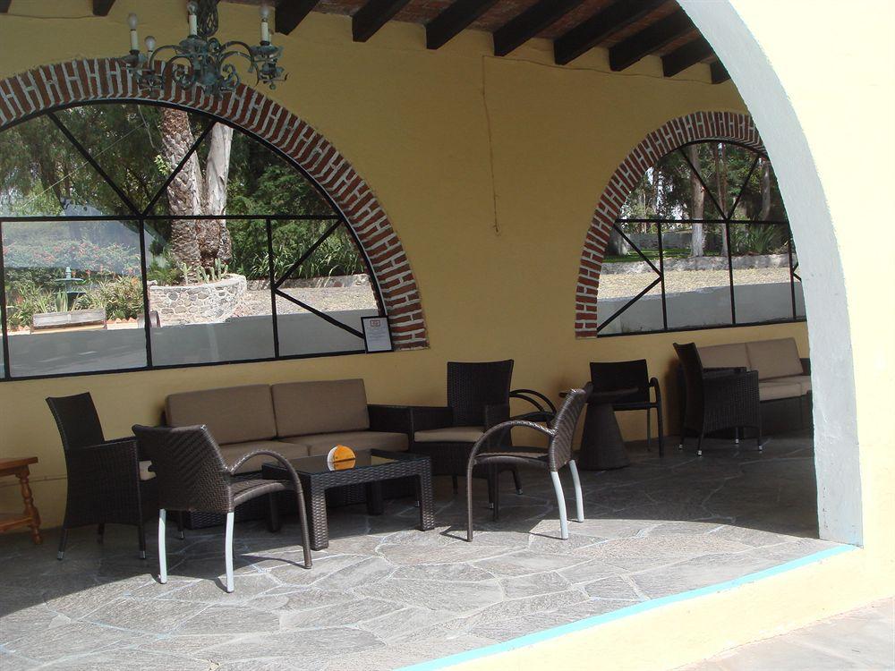 image-housing-carousel