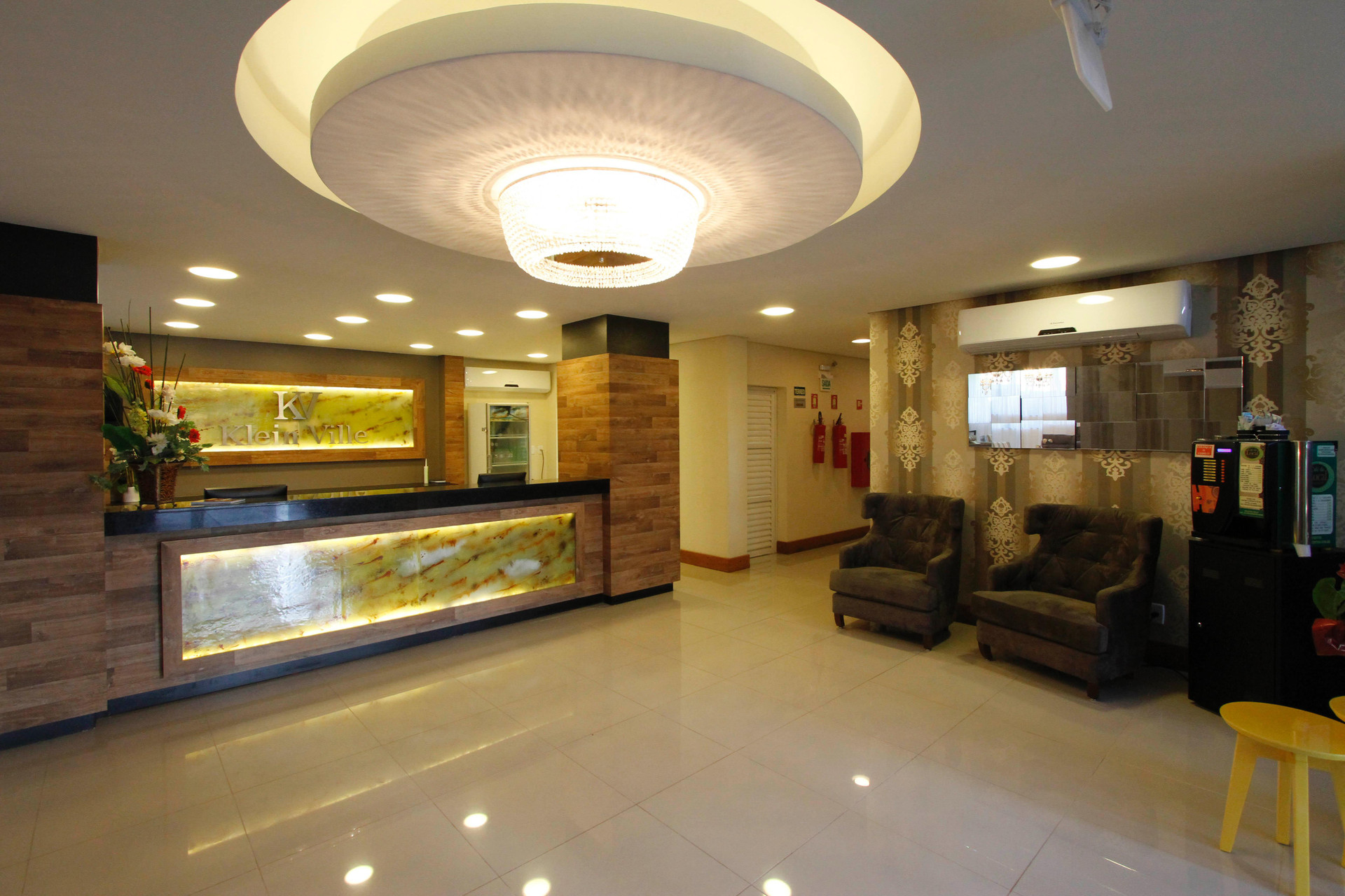 image-housing-carousel