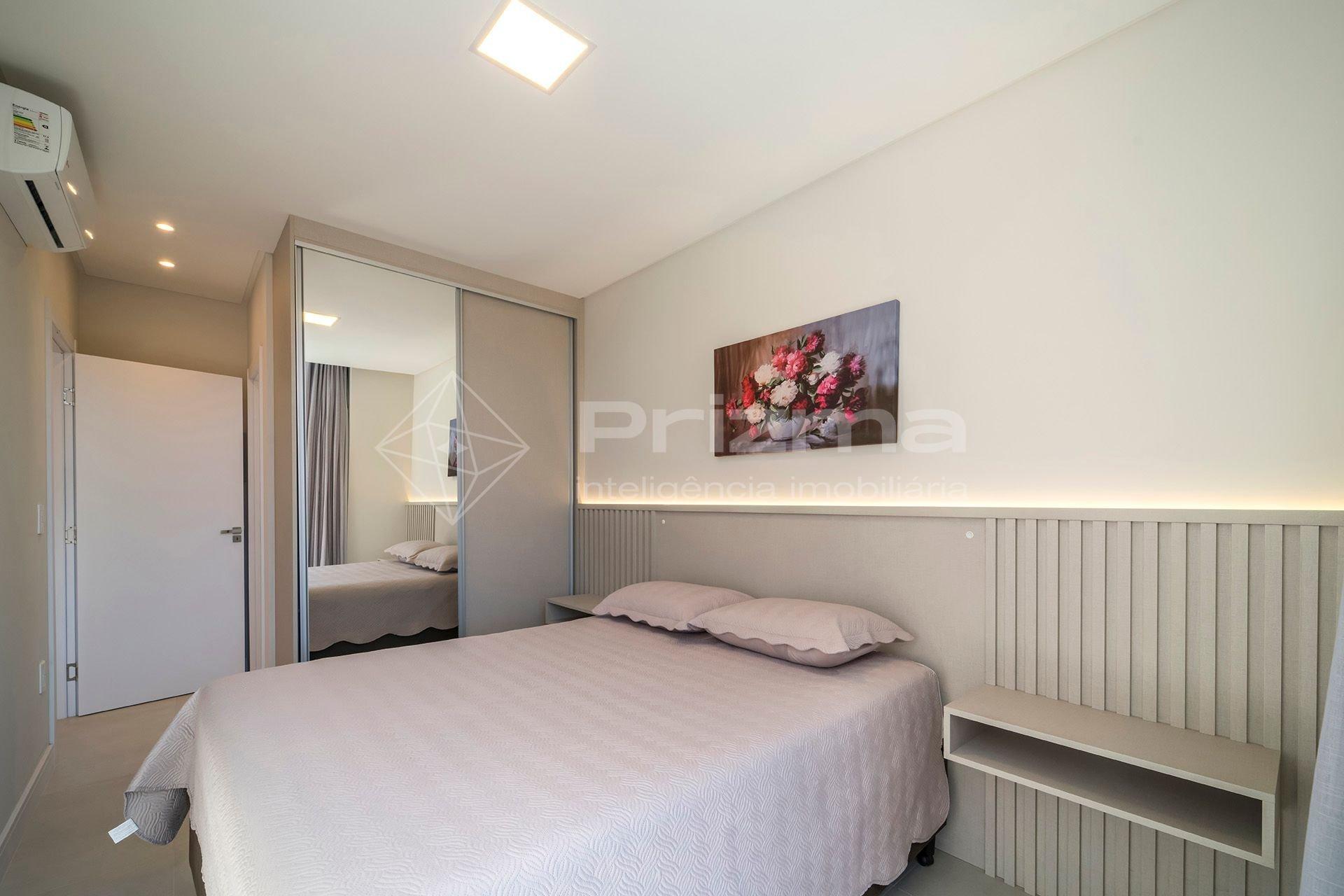 image-housing-carousel