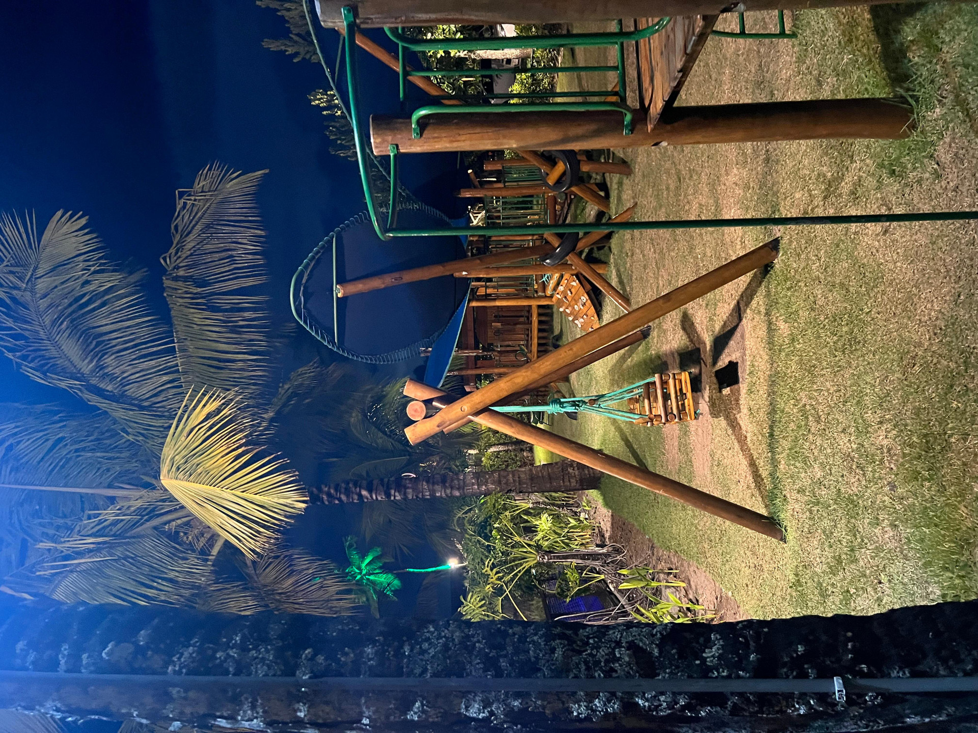 image-housing-carousel