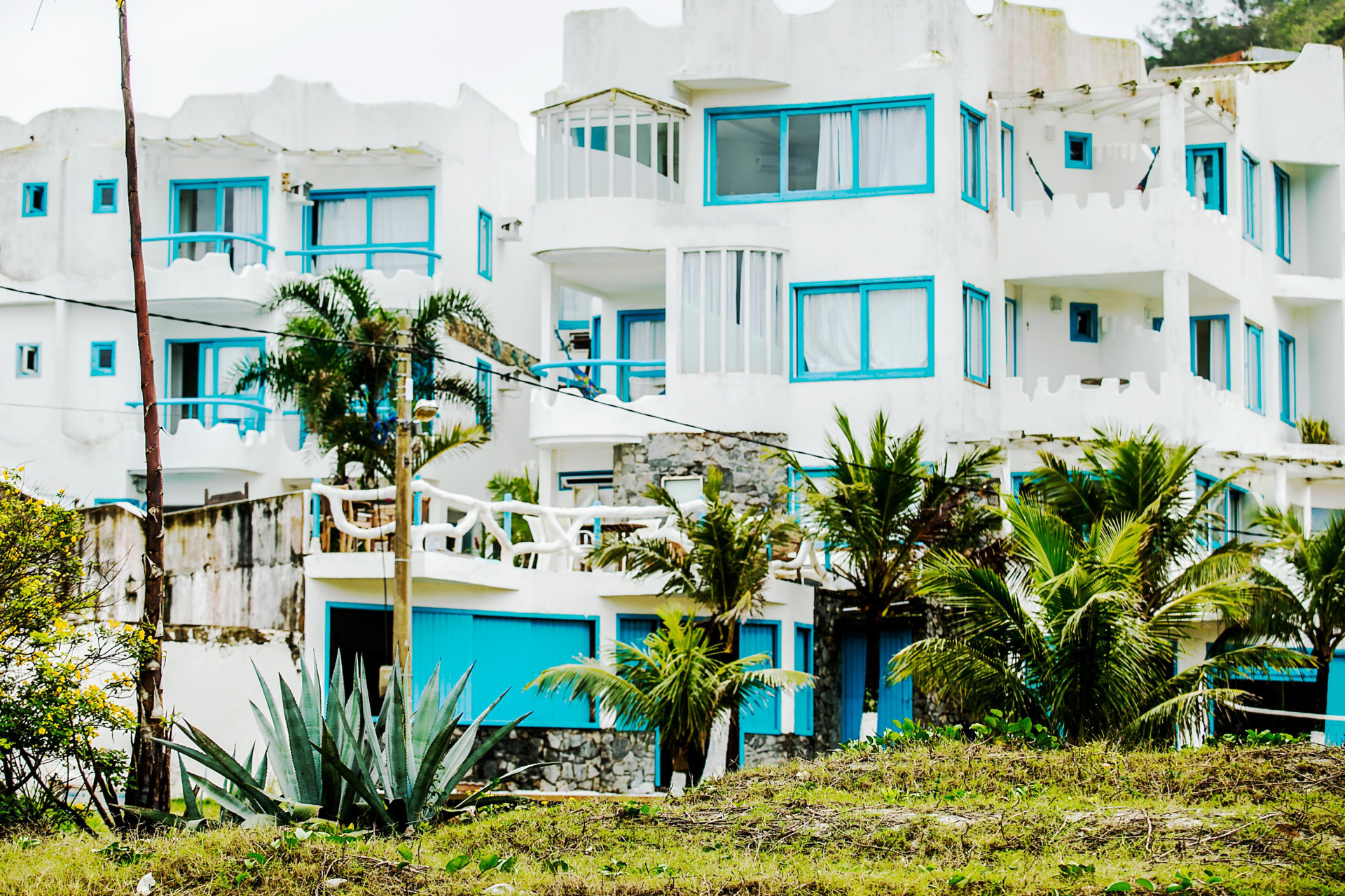 image-housing-carousel