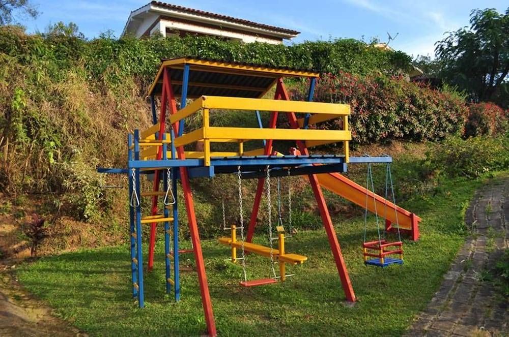 image-housing-carousel