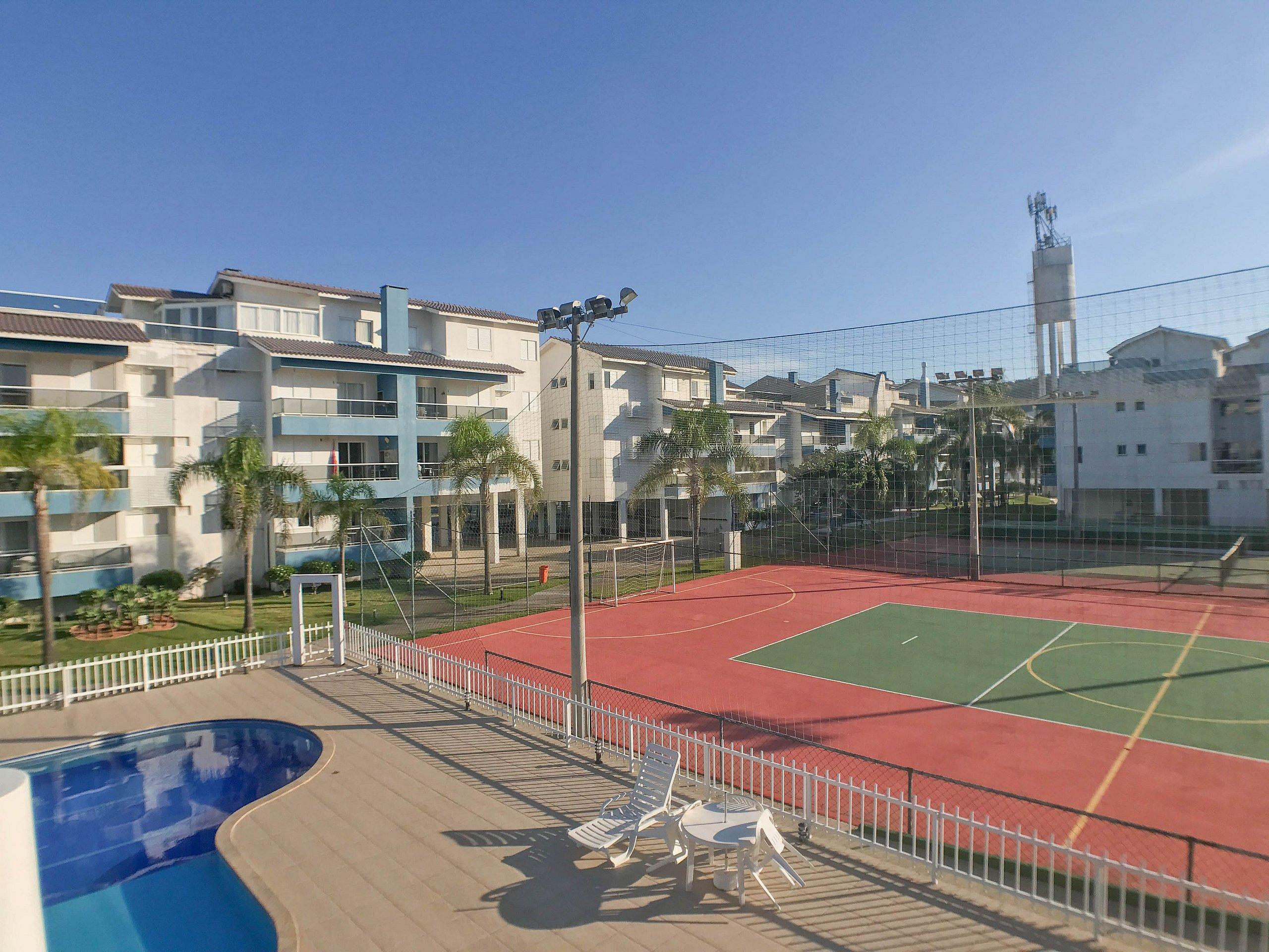 image-housing-carousel