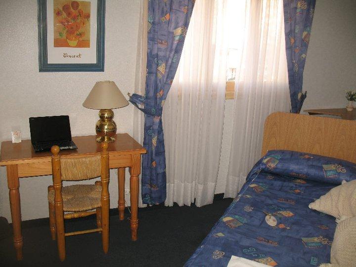 image-housing-carousel