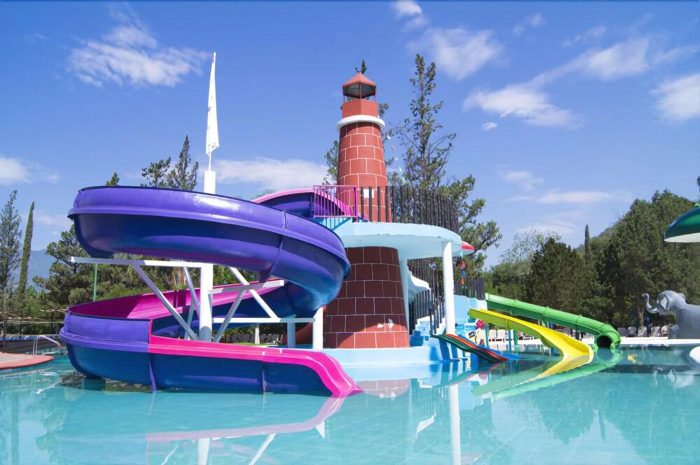image-housing-carousel