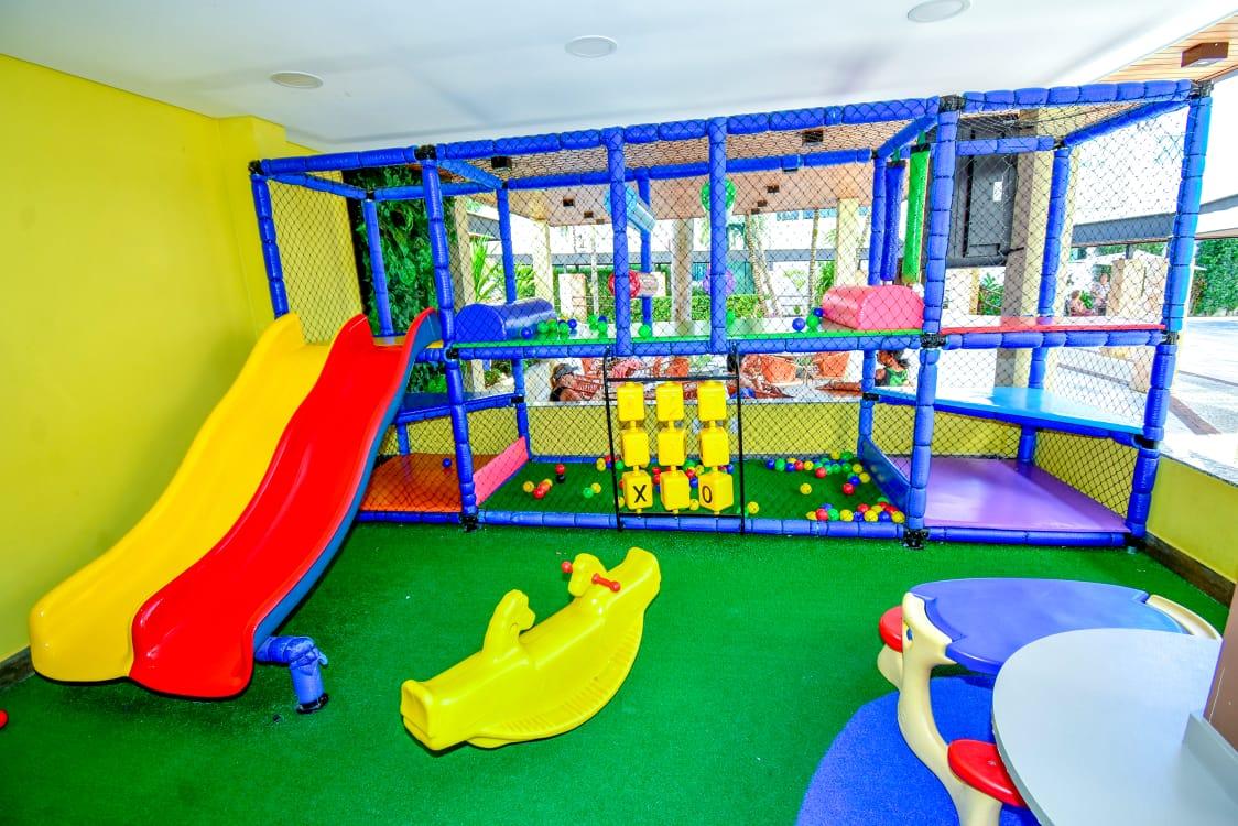 image-housing-carousel