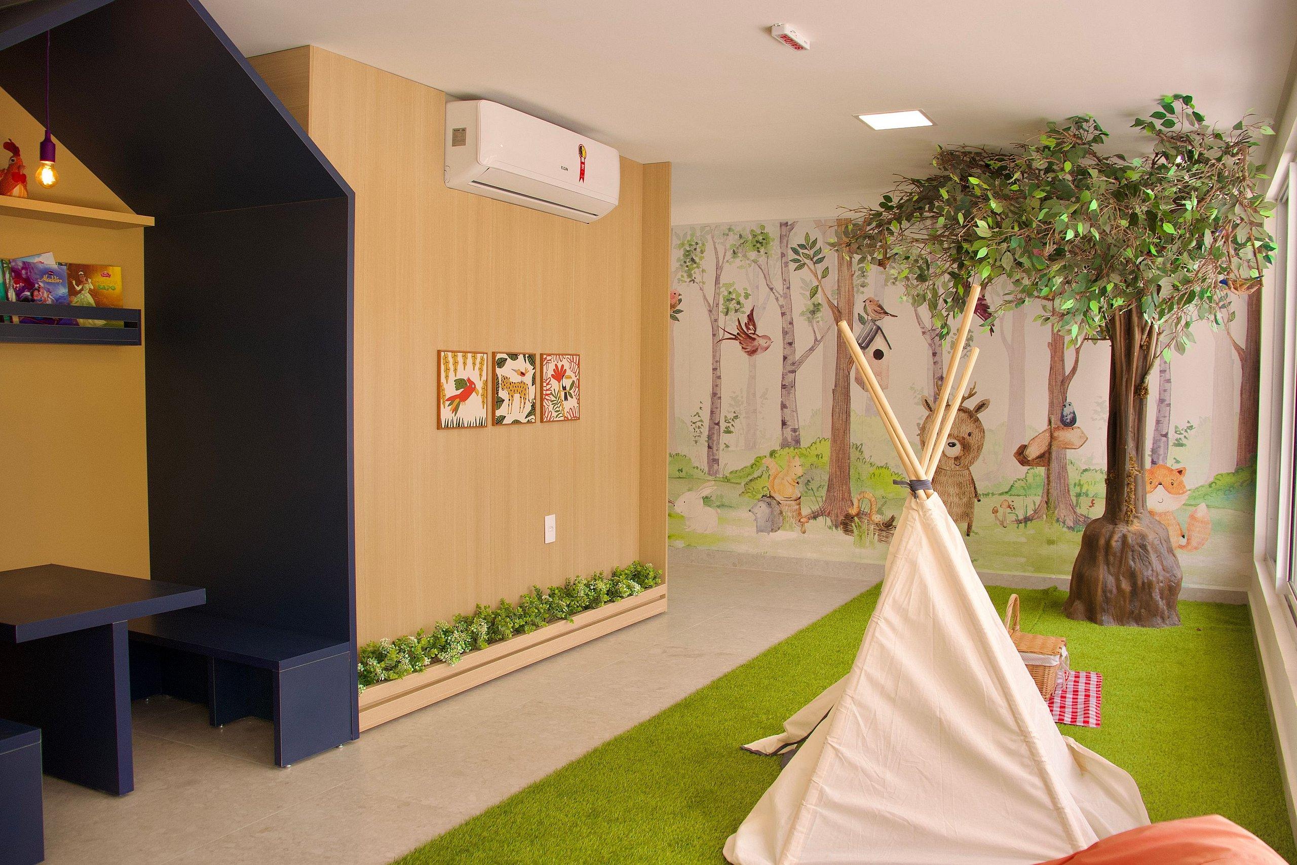 image-housing-carousel