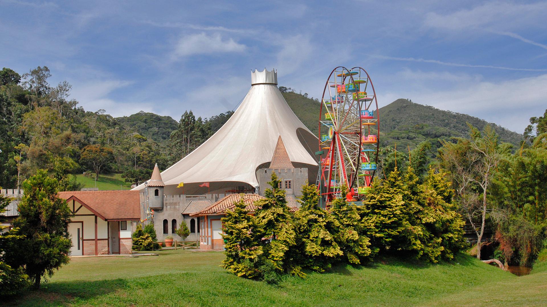 image-housing-carousel
