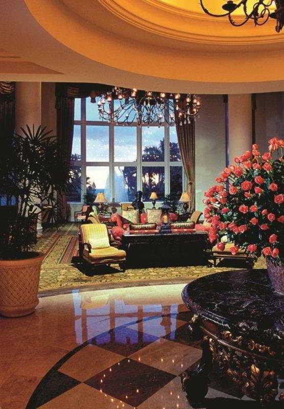 image-housing-carousel