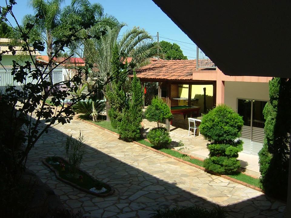 image-housing-carousel