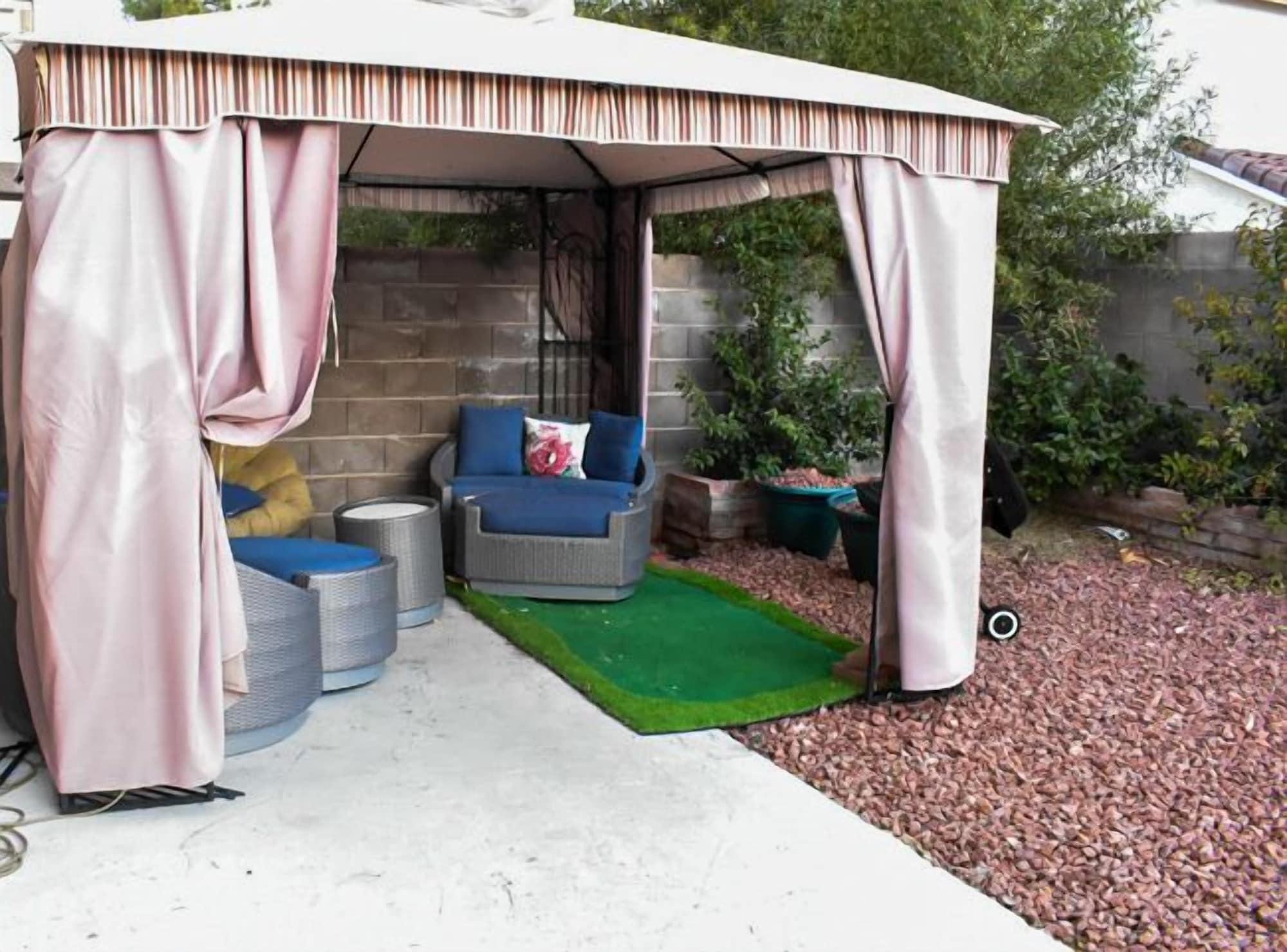 image-housing-carousel
