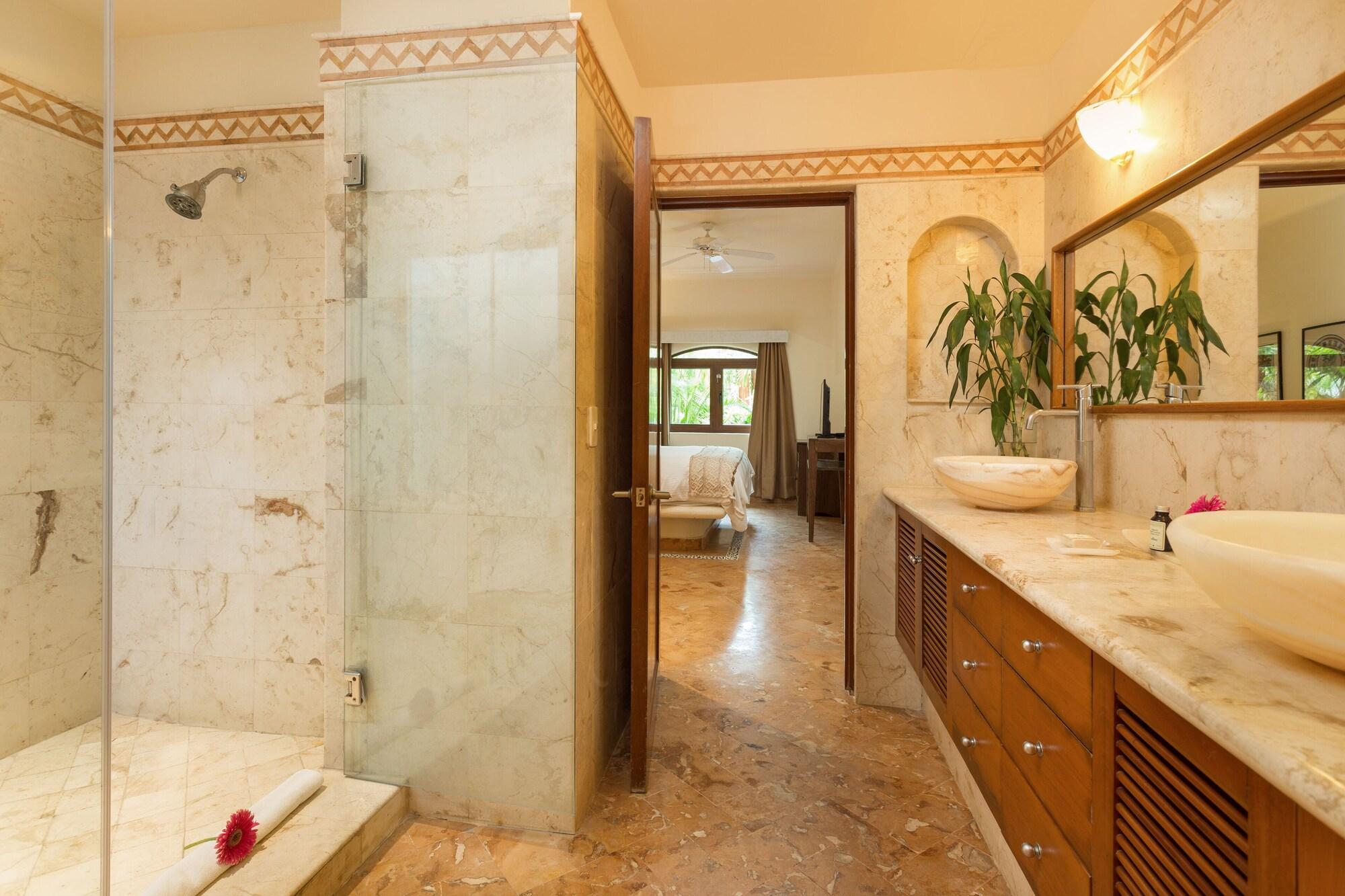 Condominio familiar, 2 habitaciones, vista al jardín