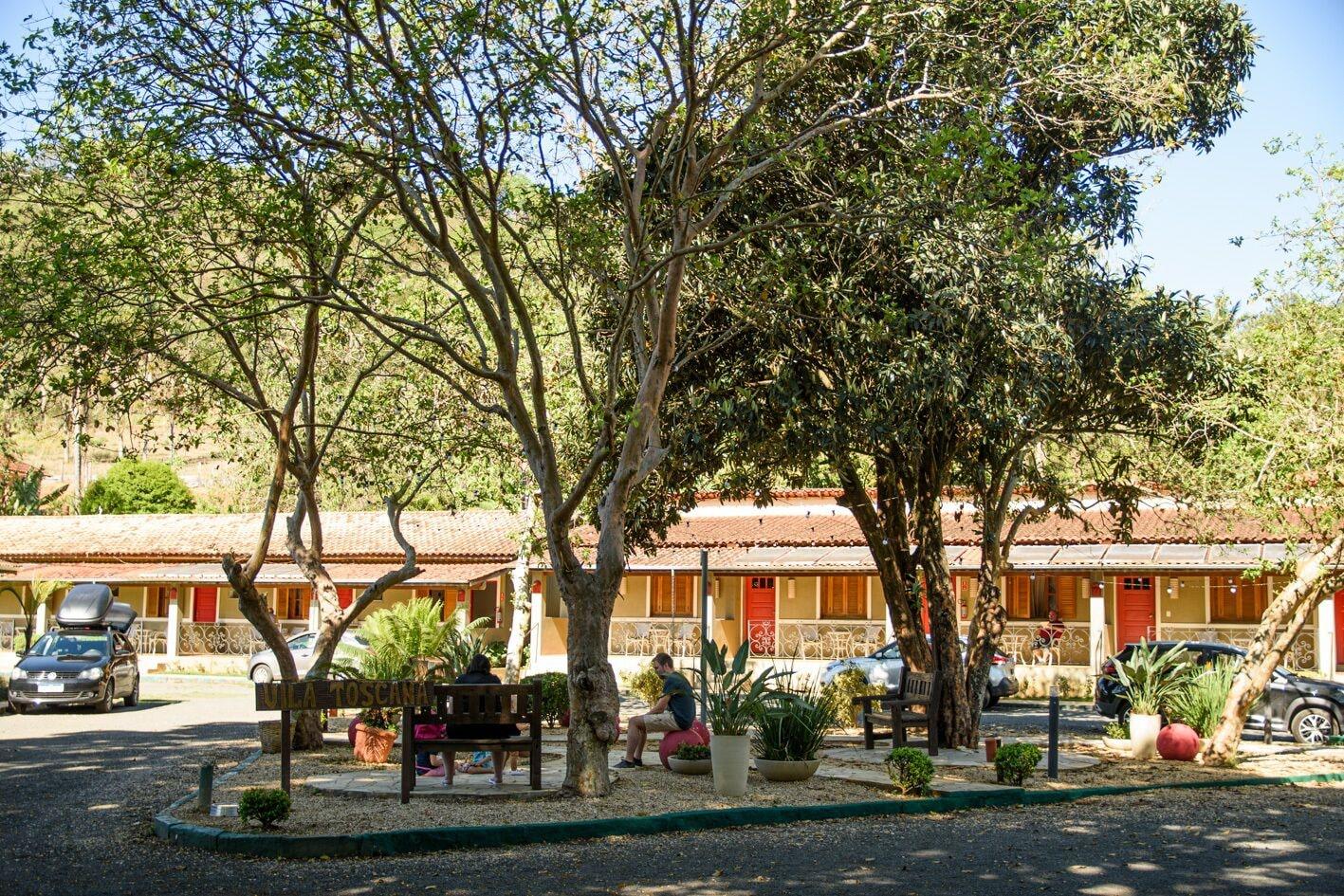 image-housing-carousel