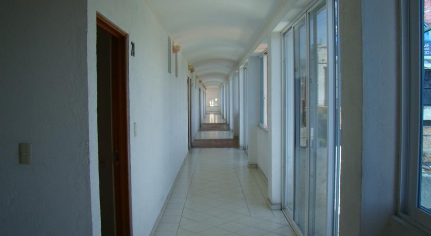 image-housing-carousel