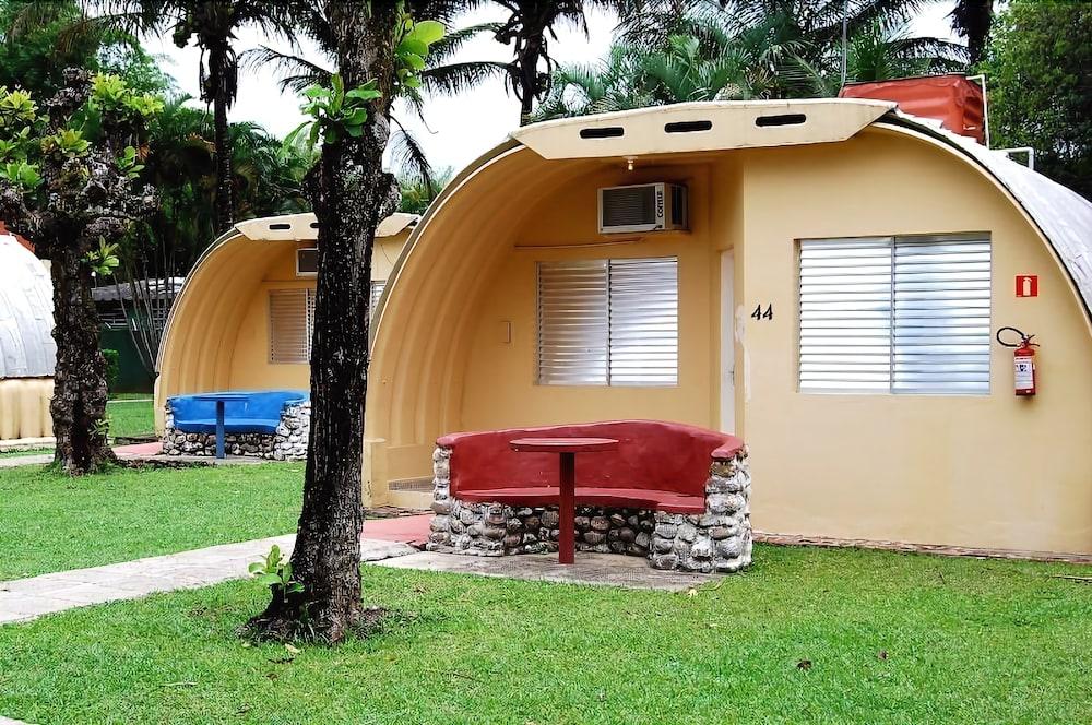 image-housing-carousel