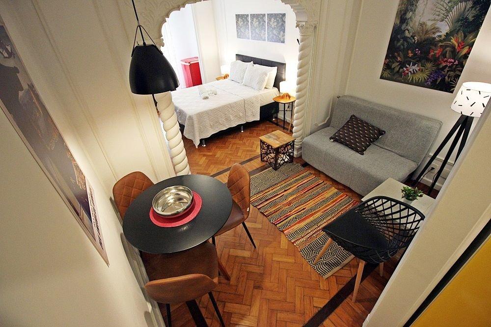 image-housing-carousel