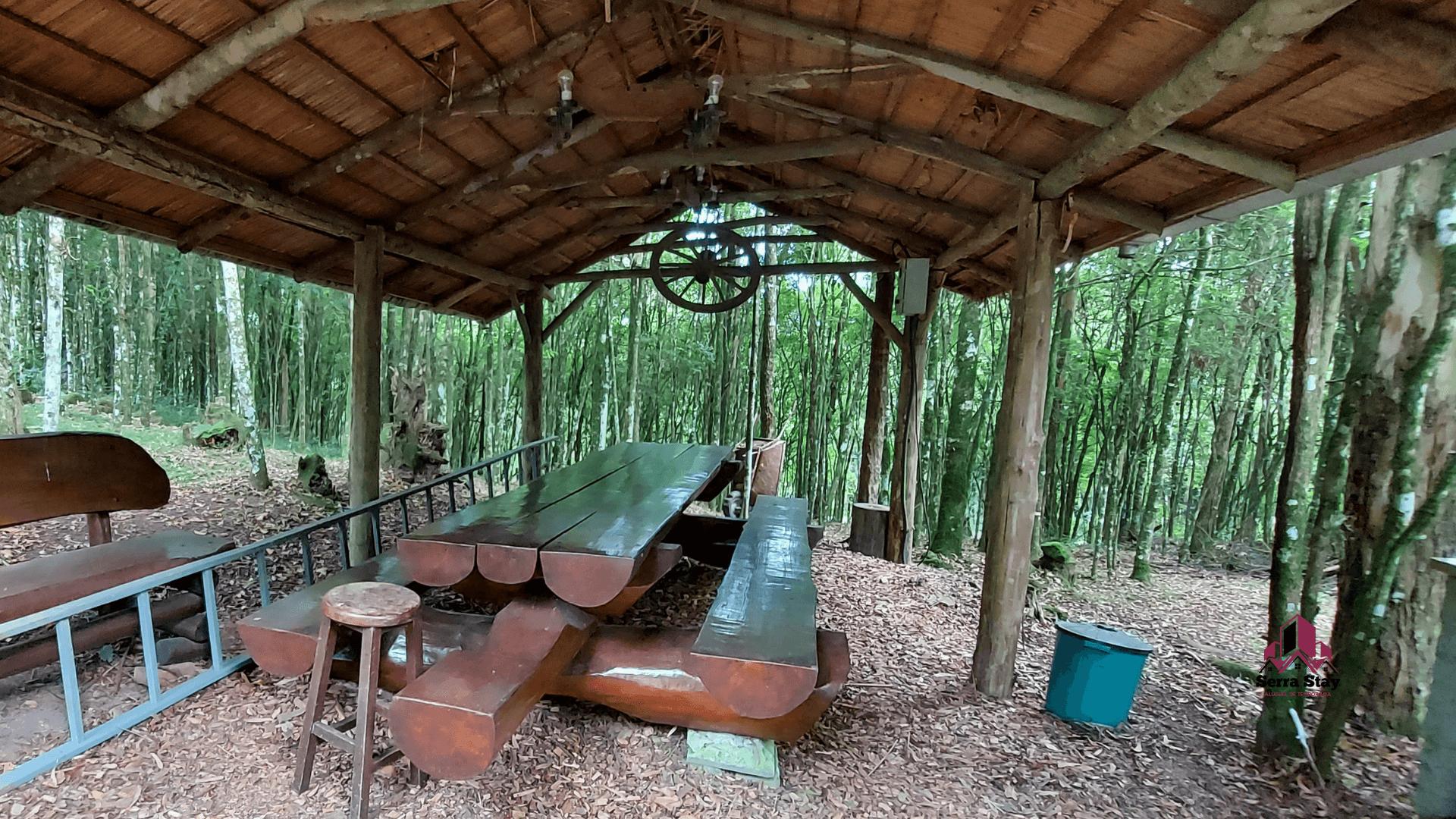 image-housing-carousel