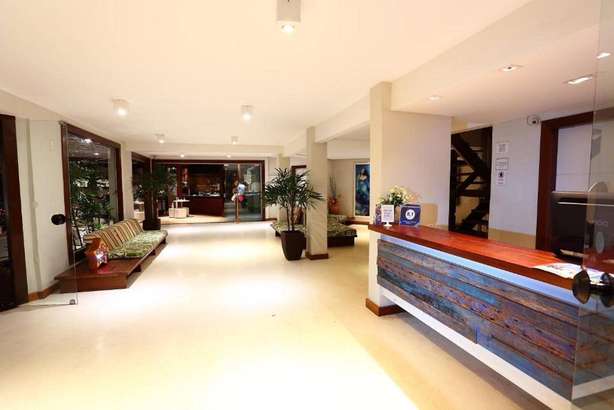 image-housing-carousel