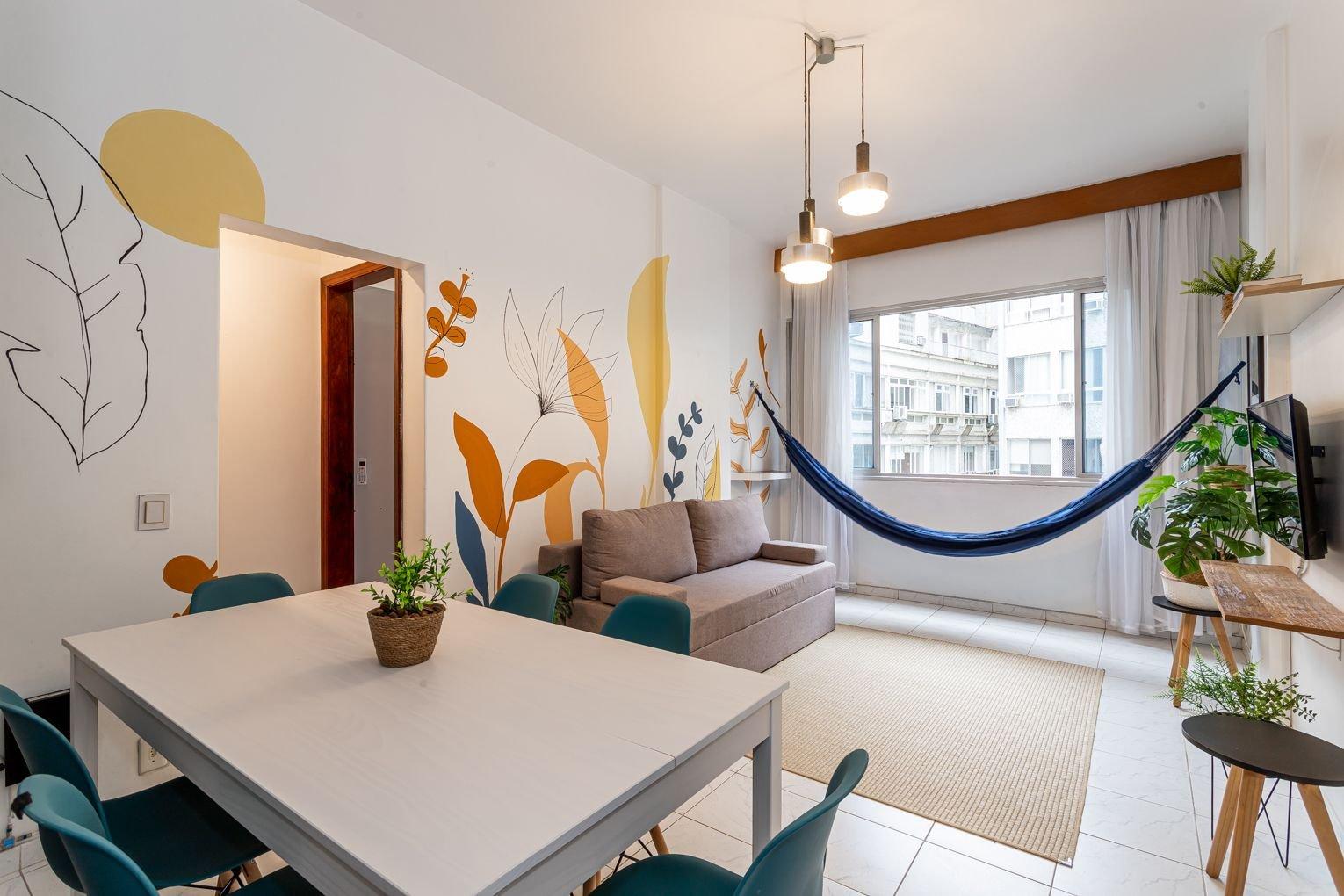 image-housing-carousel