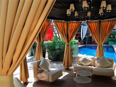image-housing-carousel