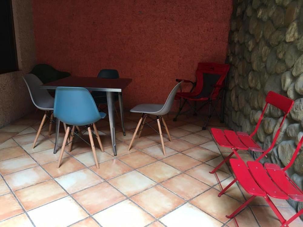 image-housing-carousel