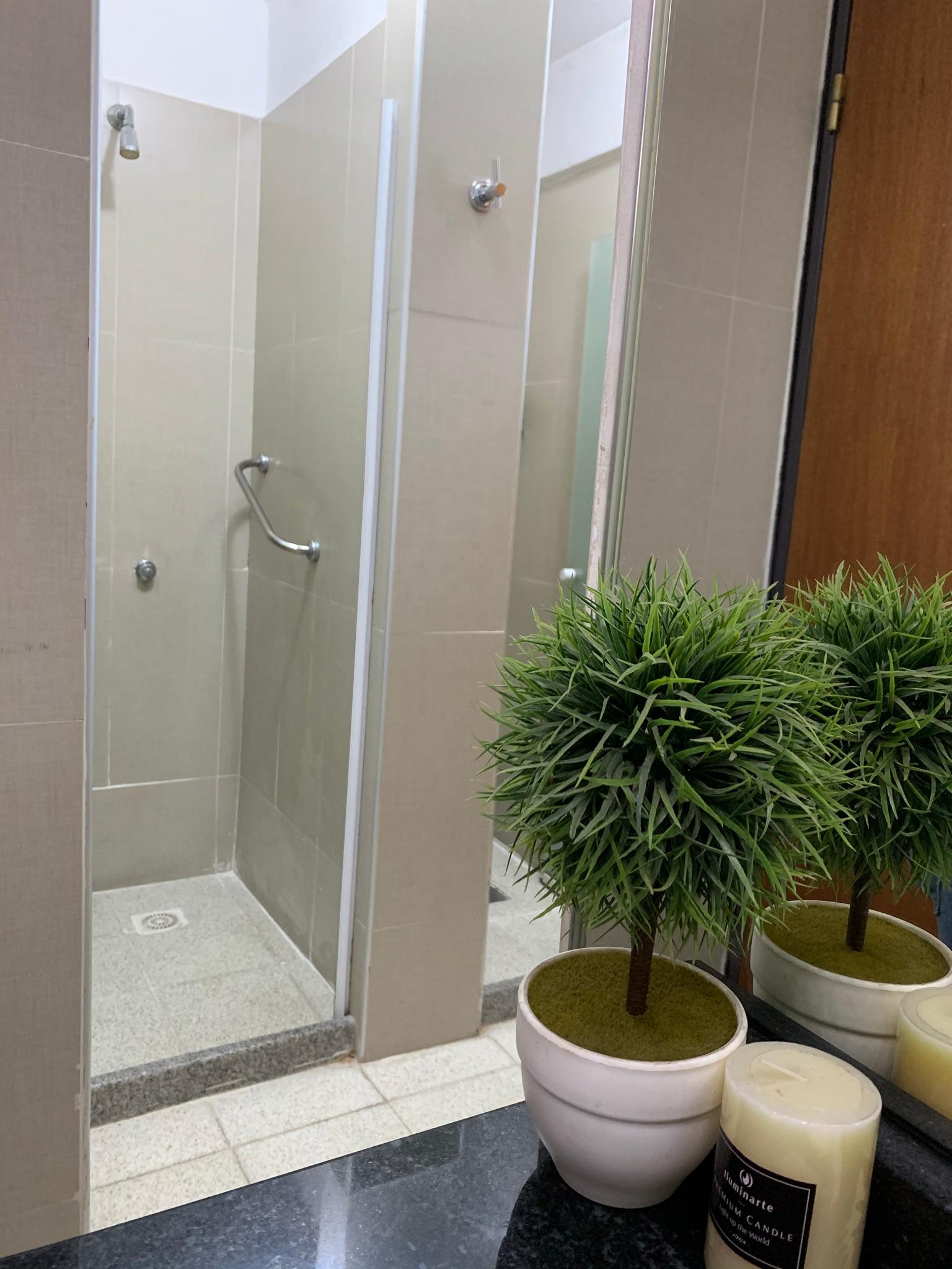 image-housing-carousel