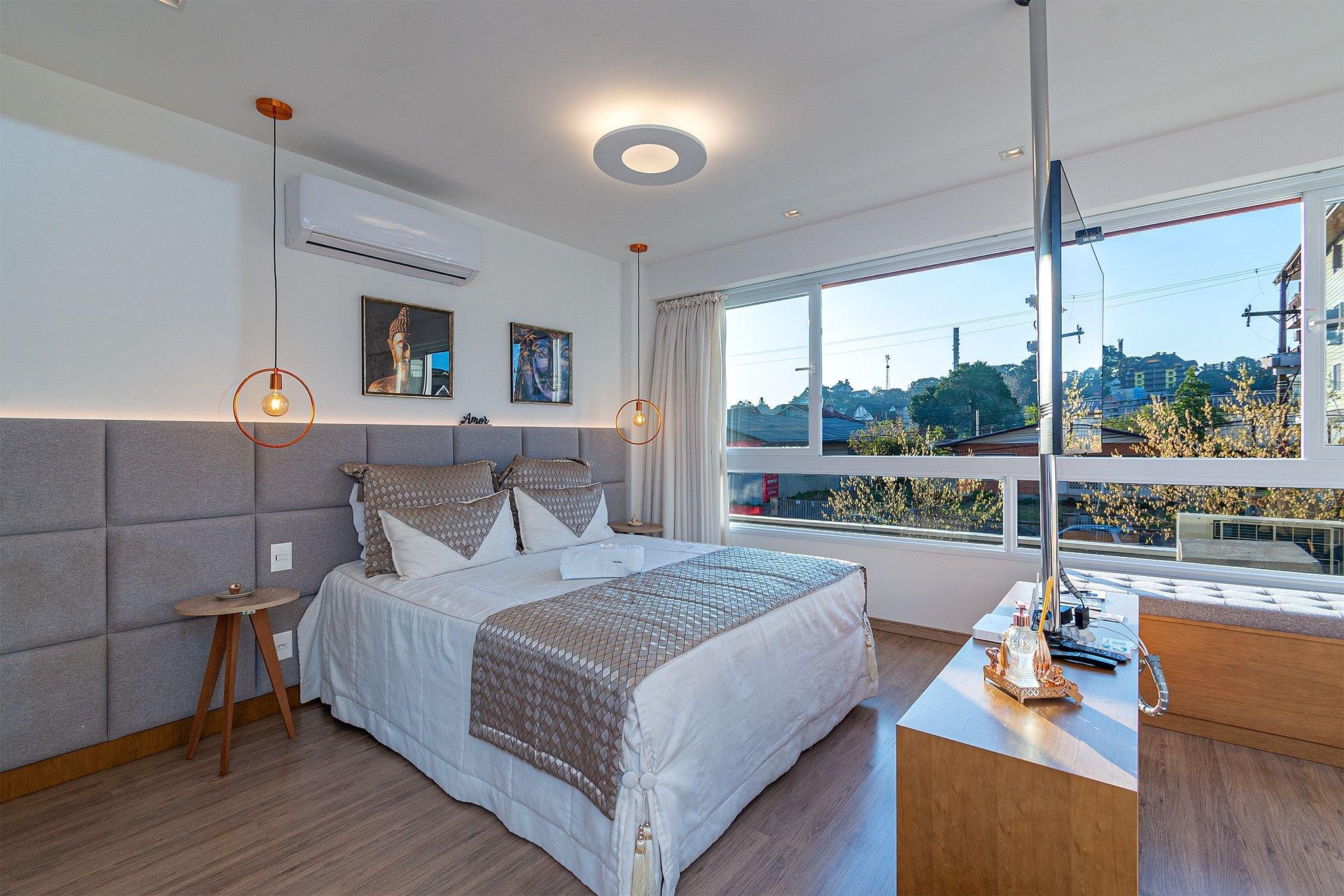 image-housing-carousel