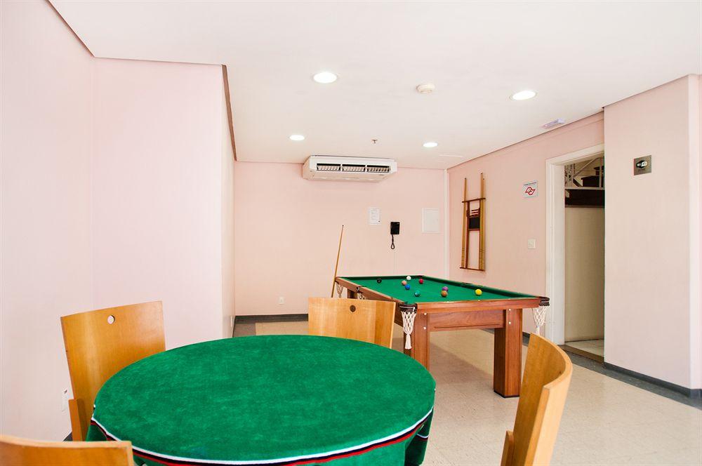 image-housing-carousel