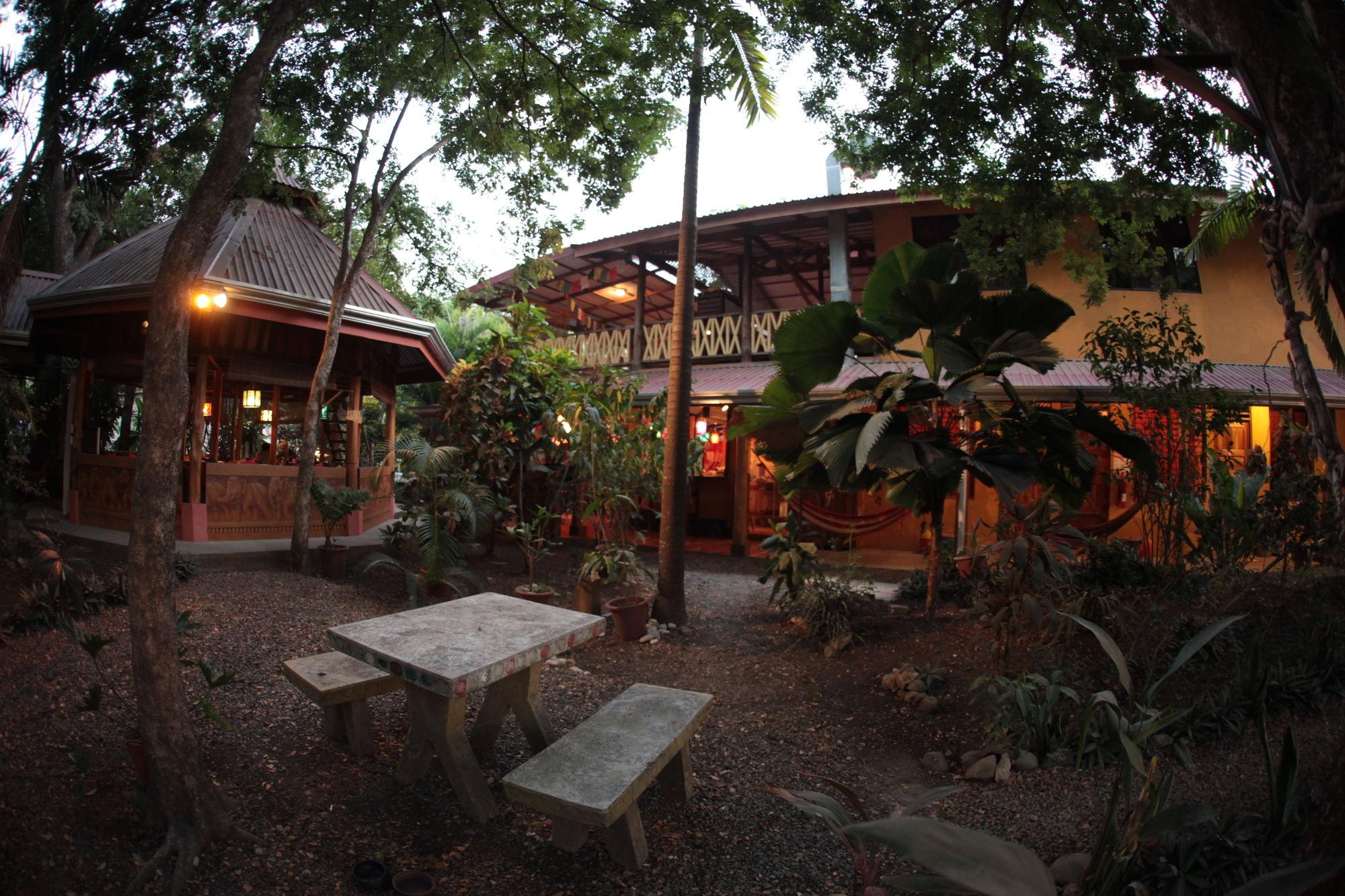 image-housing-carousel