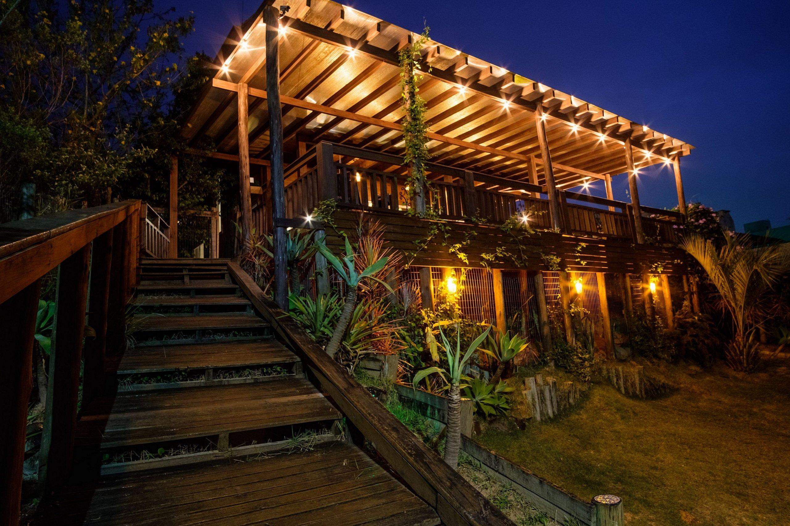 image-housing-carousel