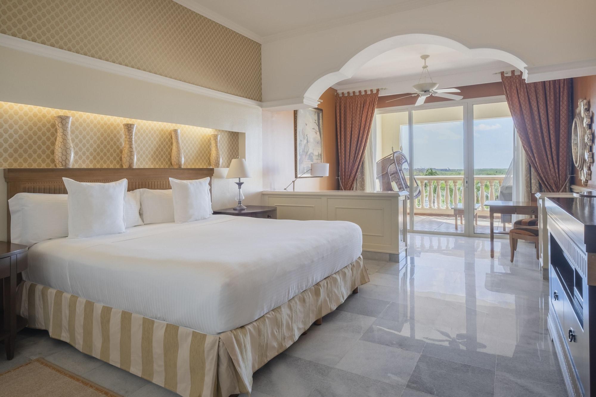 Suite (Upper Floor)