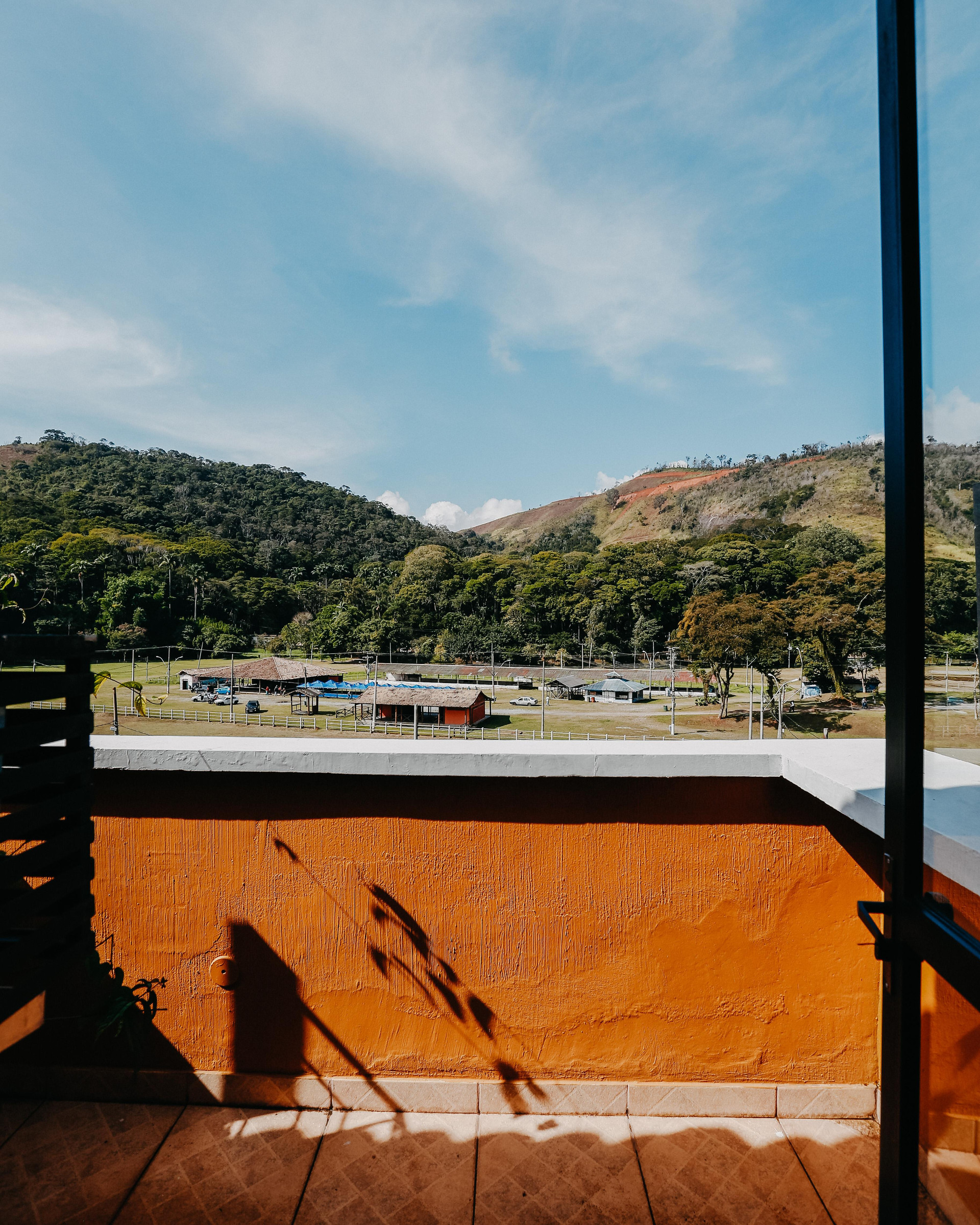 image-housing-carousel