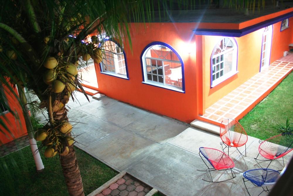 image-housing-carousel