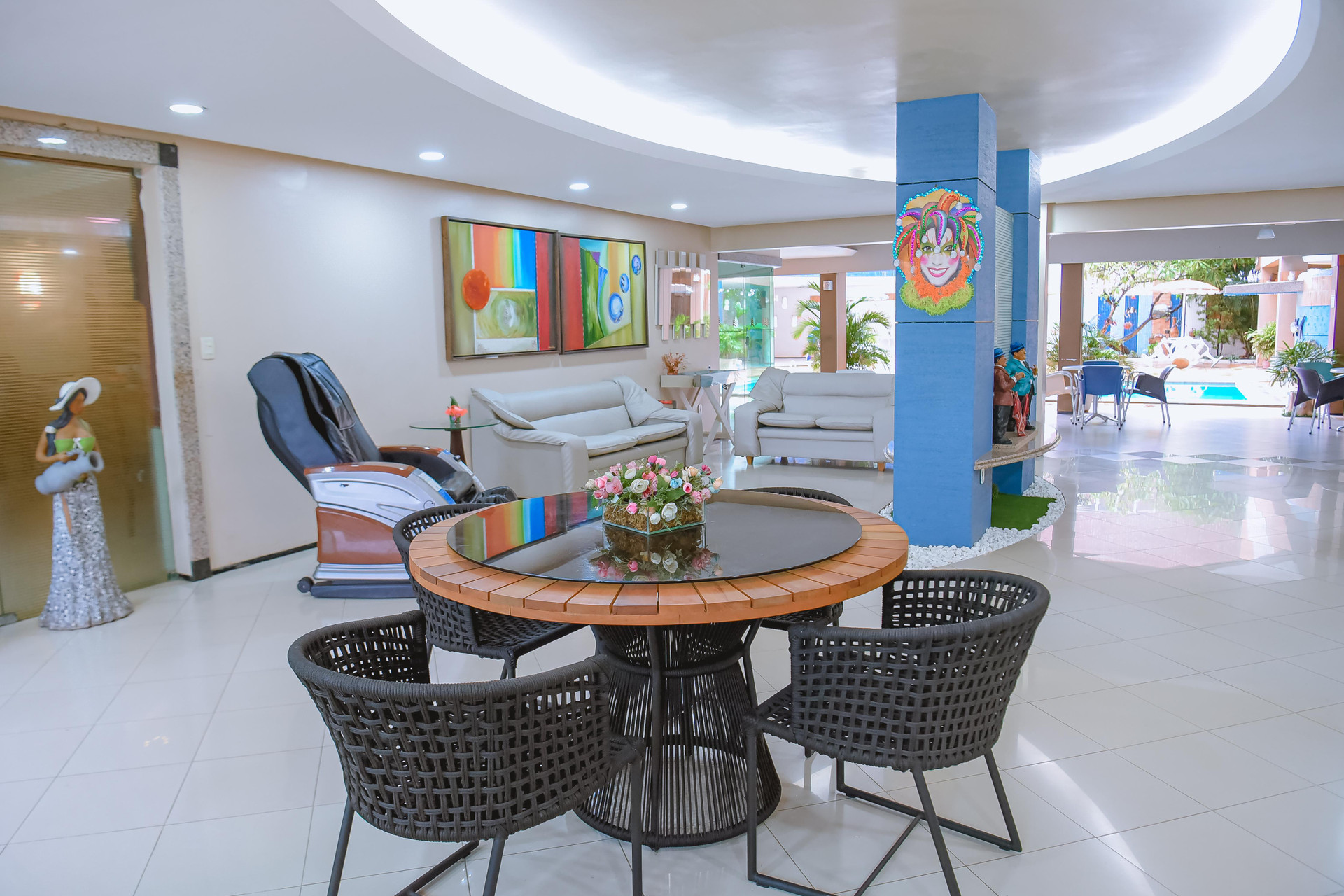 image-housing-carousel