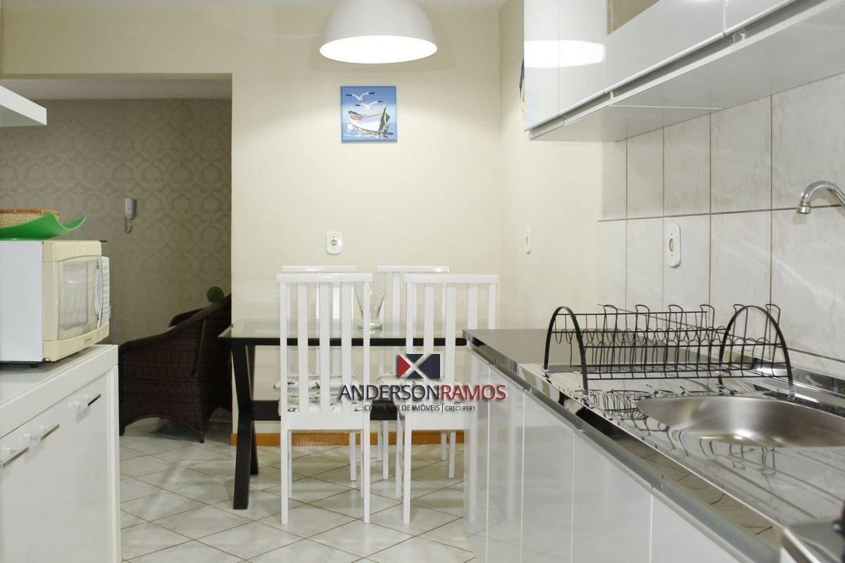 image-housing-carousel