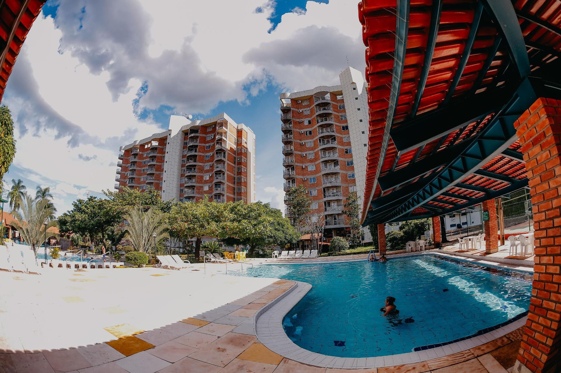 image-housing-carousel