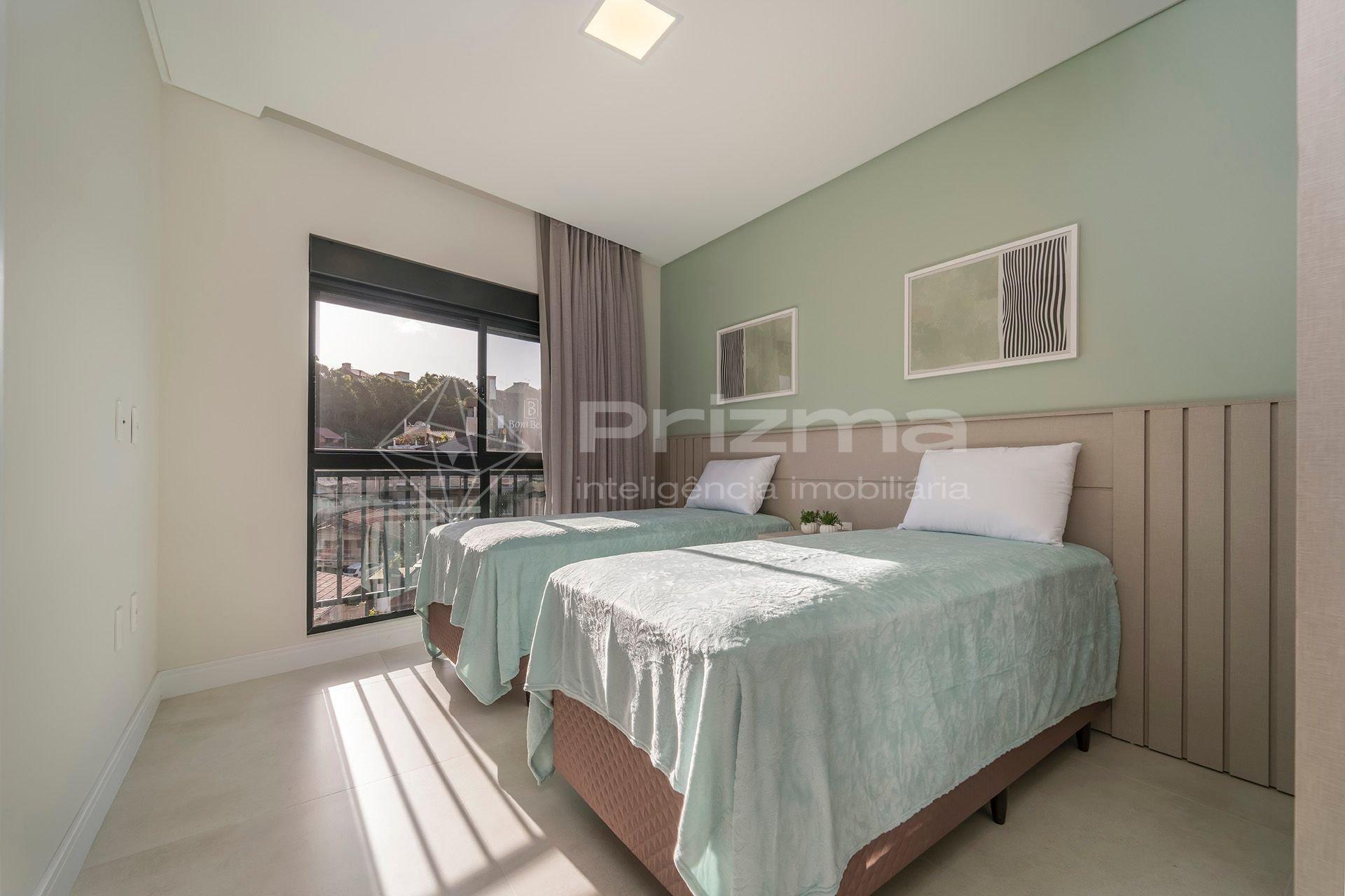 image-housing-carousel