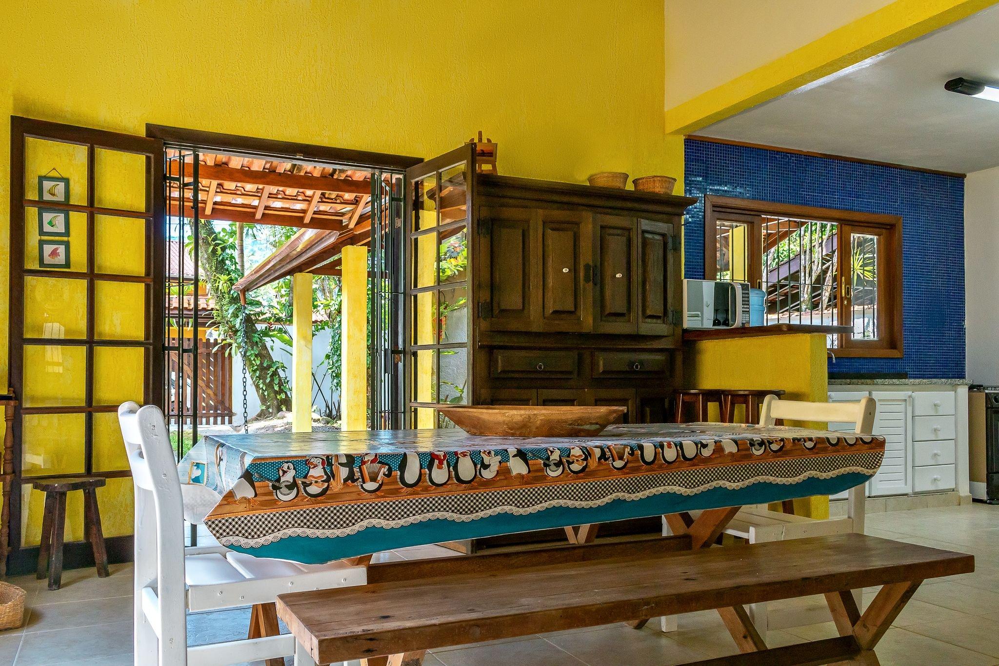 image-housing-carousel
