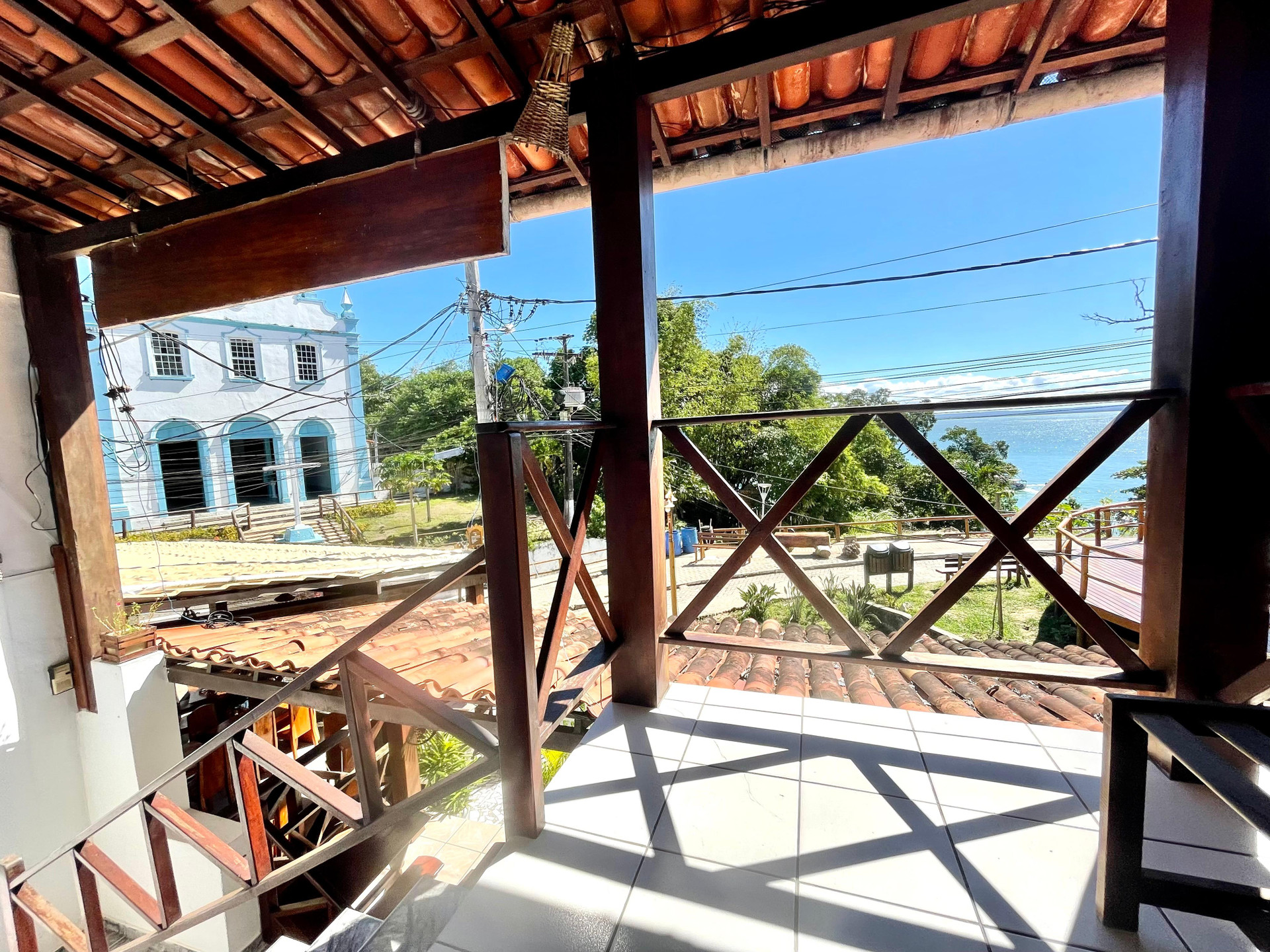 image-housing-carousel
