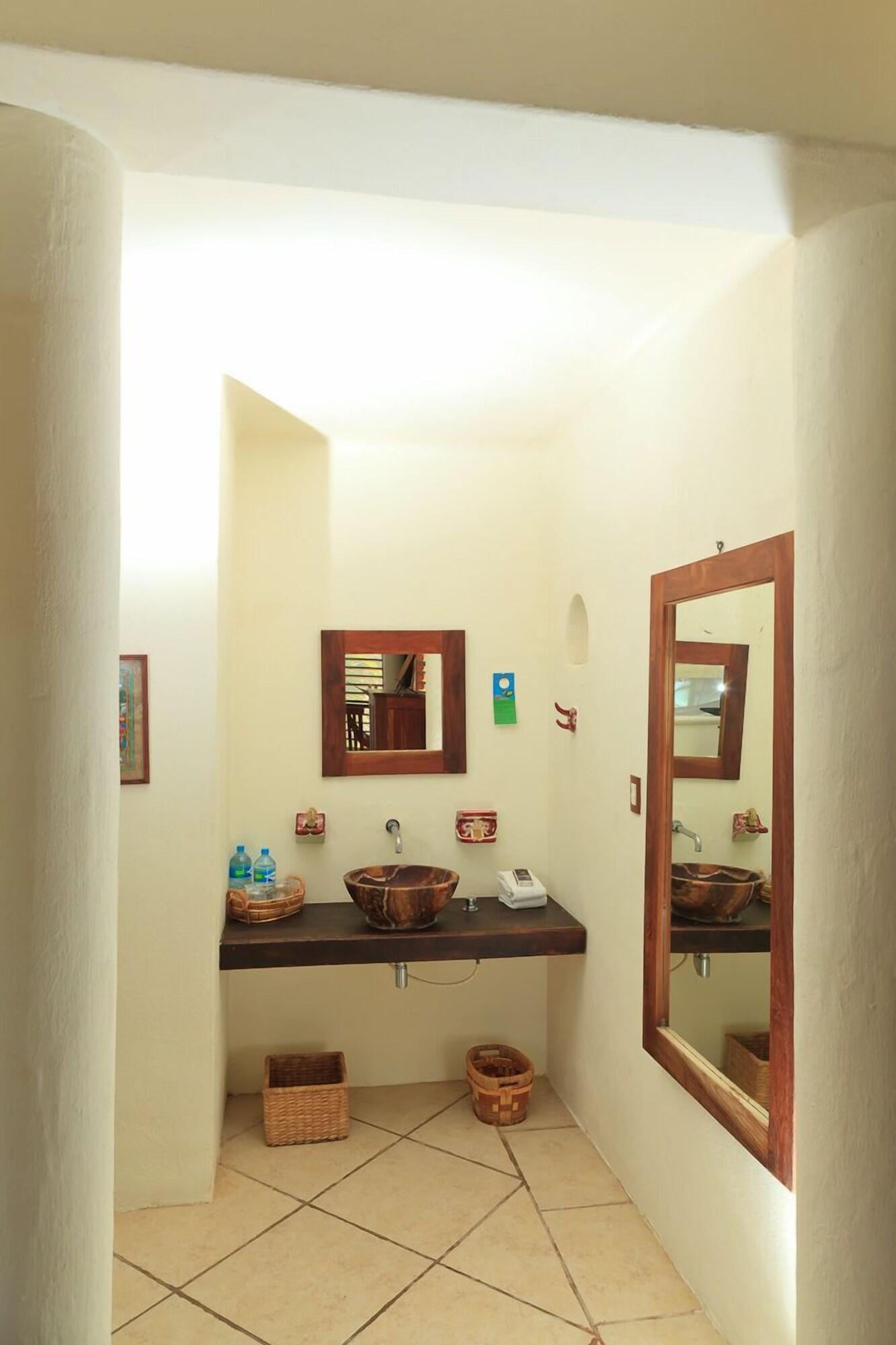 Blanco Amanecer Suite AC Room from 9pm to 8am