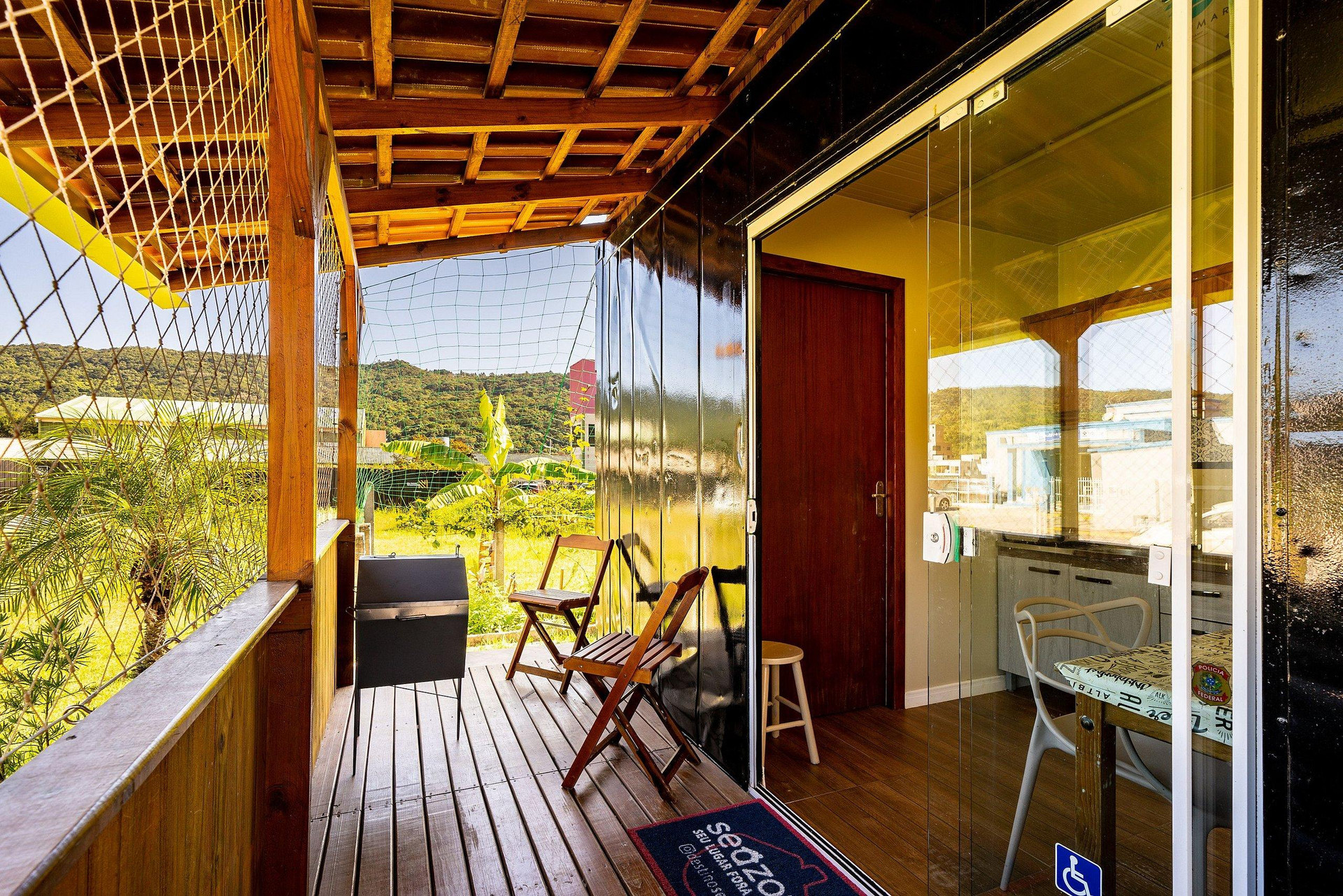 image-housing-carousel
