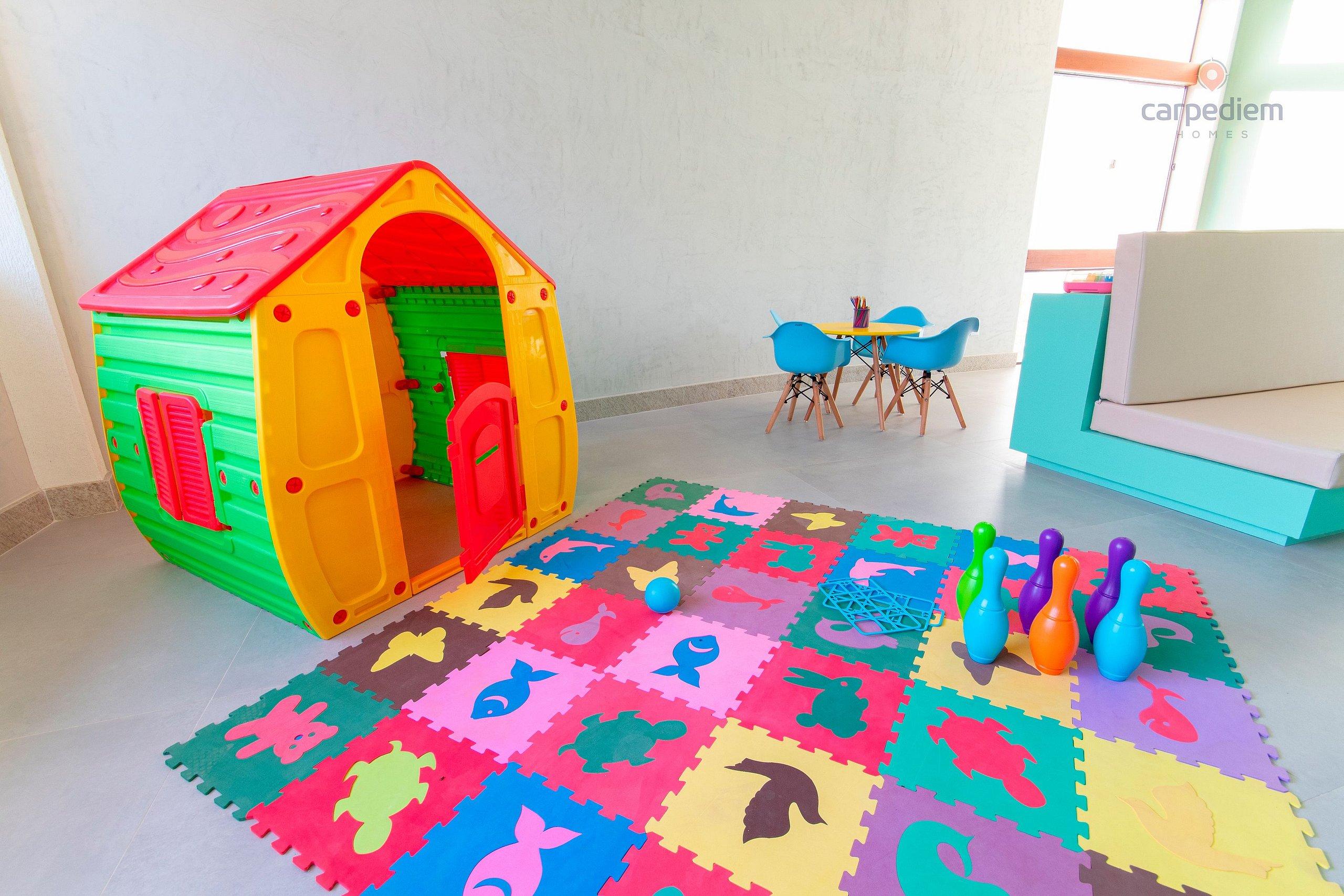 image-housing-carousel